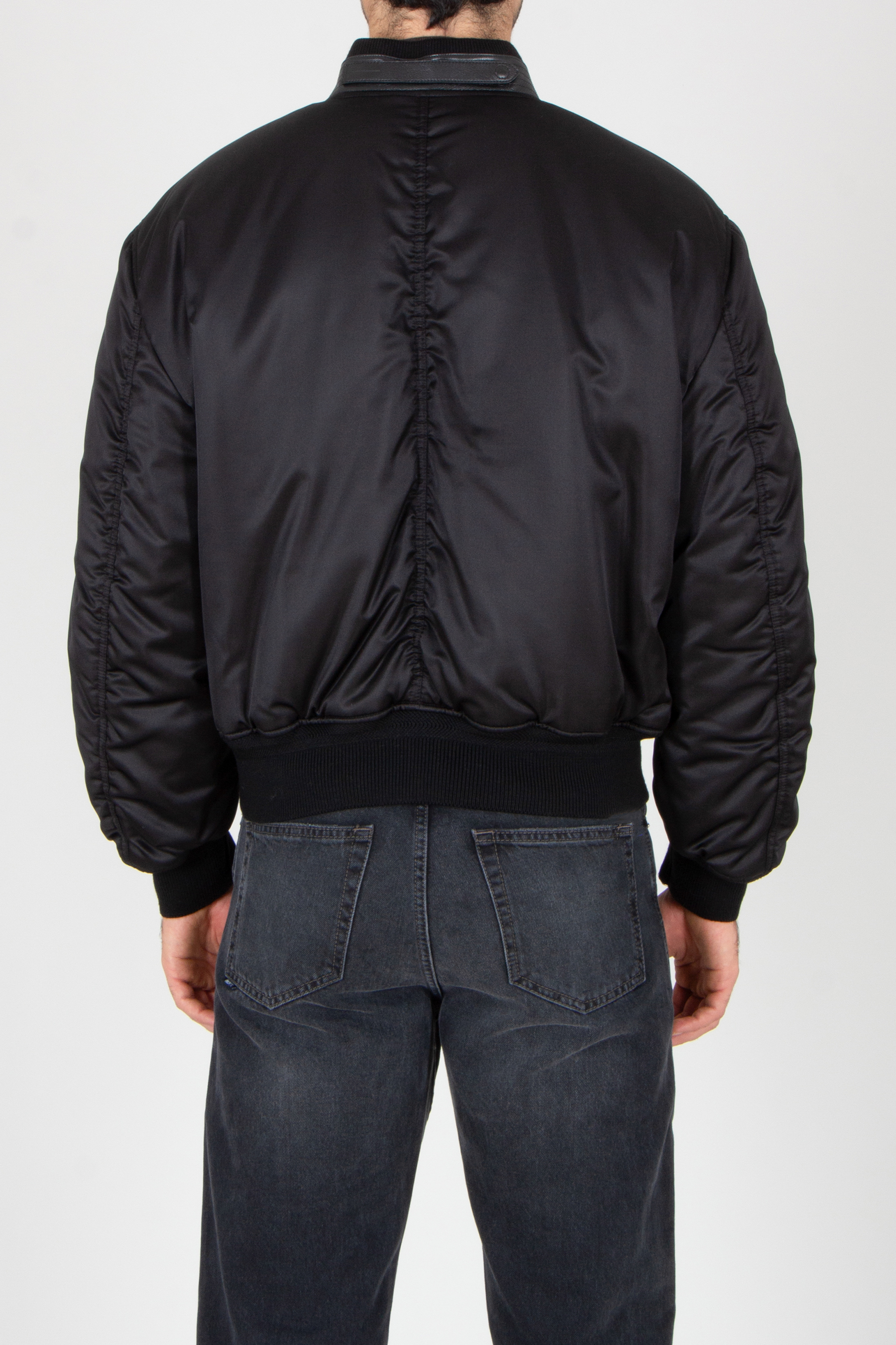 Mantel, Jacke, Jeans, Hosen, Person