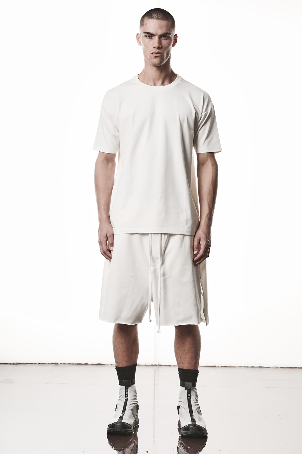 Kurze Hose, T-shirt, Erwachsener, Mann, Person