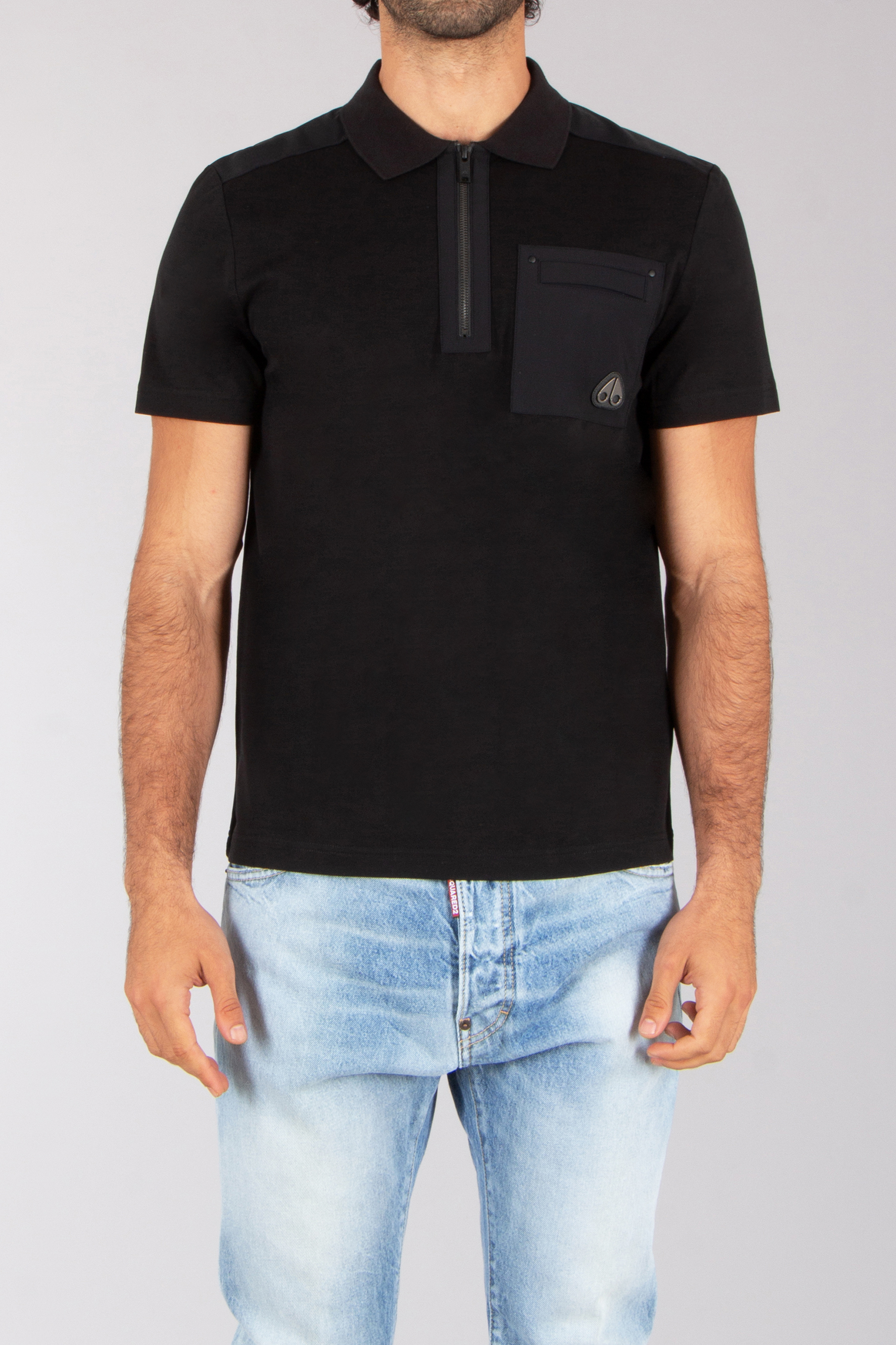 T-shirt, Hemd, Hosen, Jeans, Person
