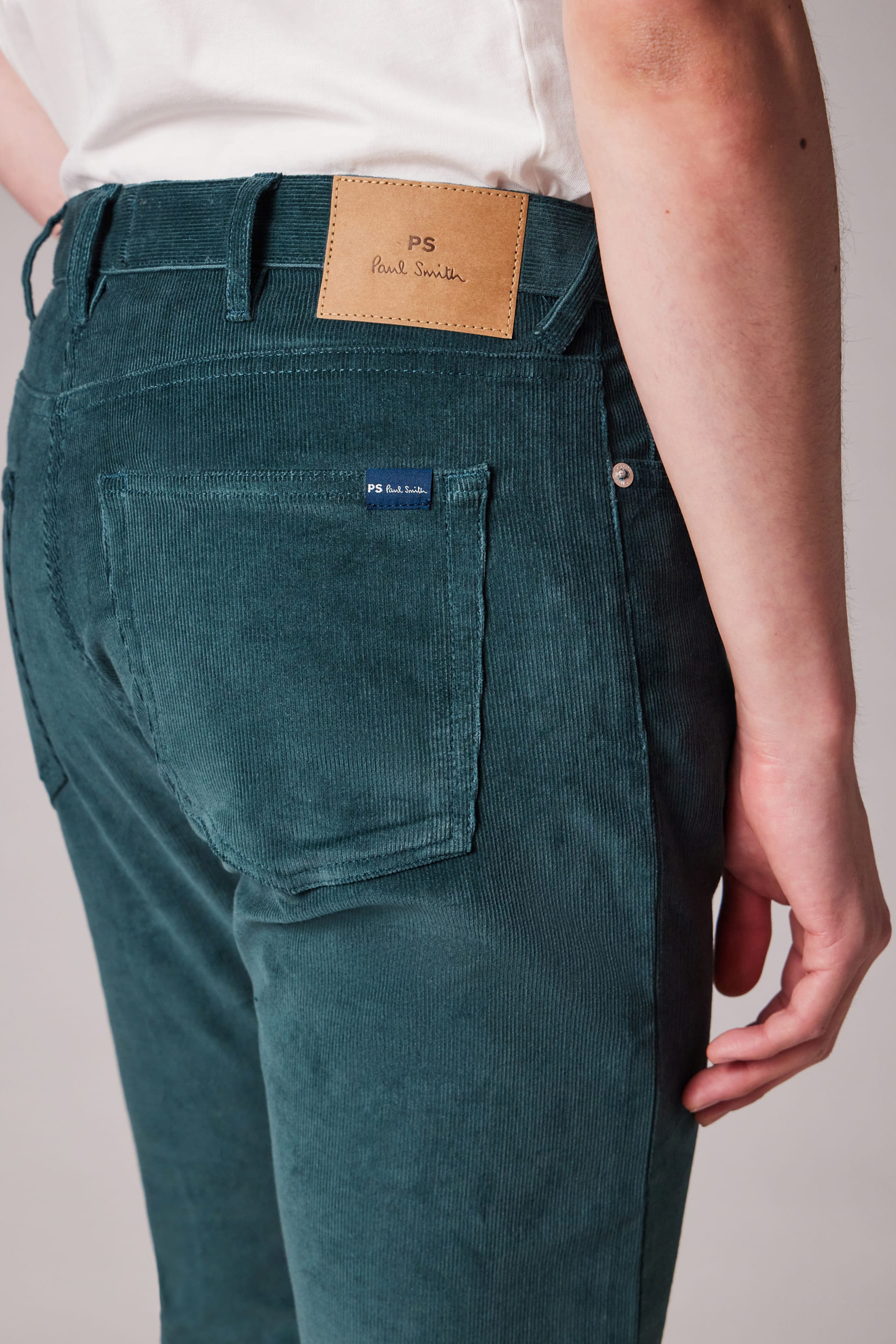 PAUL SMITH Tapered Fit Organic Cotton Stretch Corduroy Jeans Bekleidung, Hosen, Jeans, Zubehör