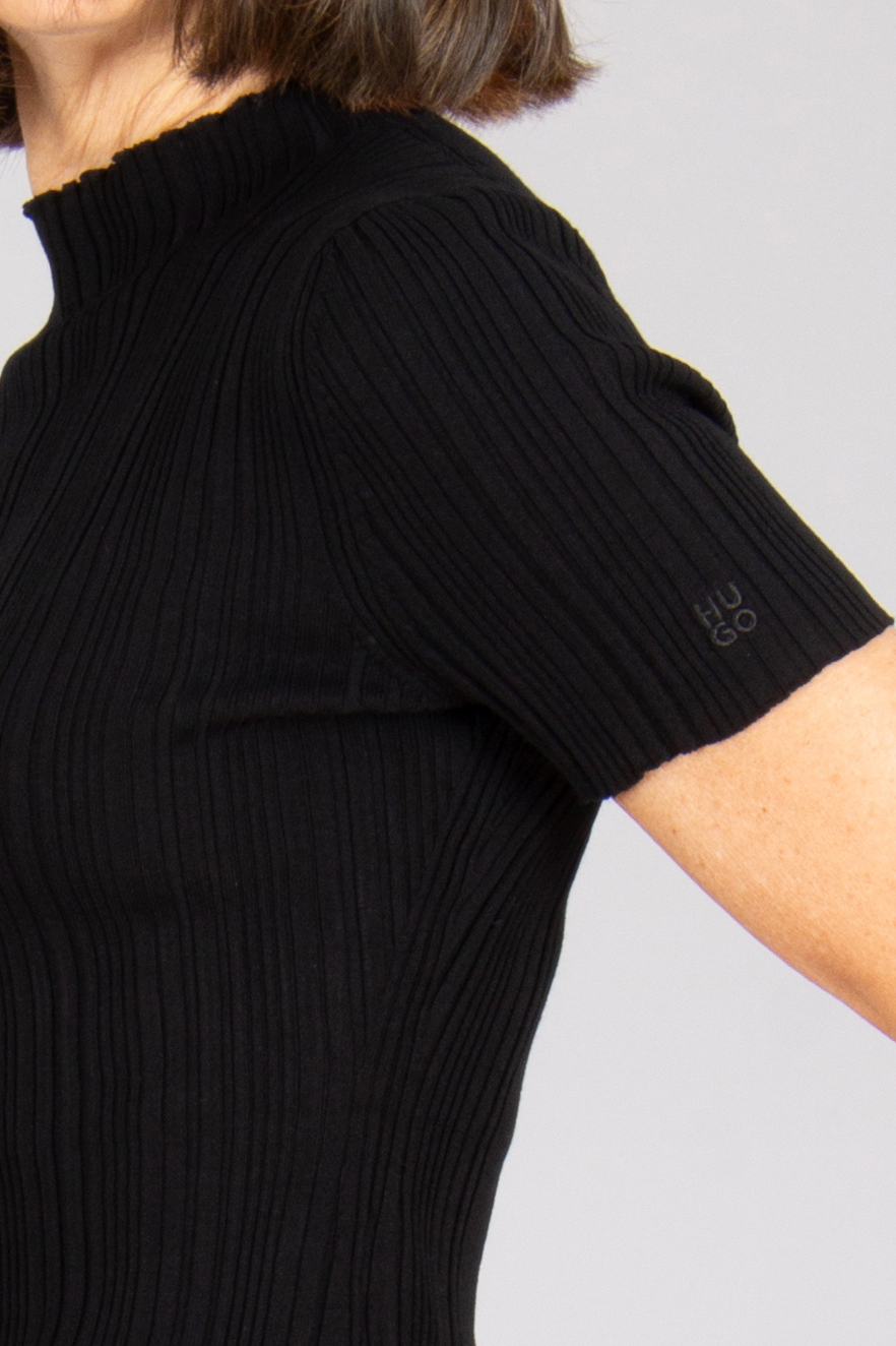 HUGO Slim Fit Ribbed Viscose Blend Short-Sleeve Mock Neck Sweater Sarphapilk Bluse, Strickwaren, Pullover, Person, Kleid