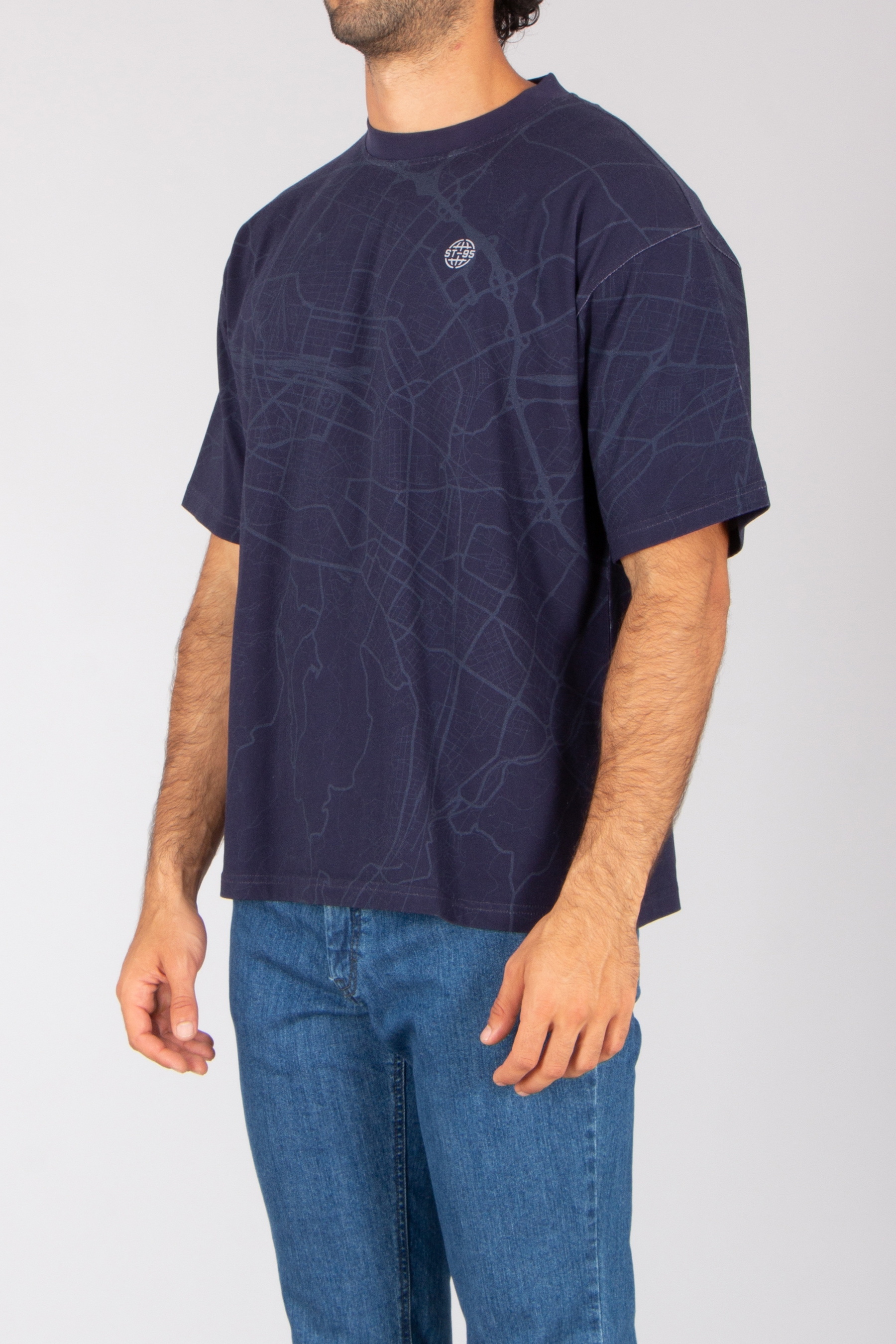 T-shirt, Hemd, Jeanshose, Hosen, Ärmel