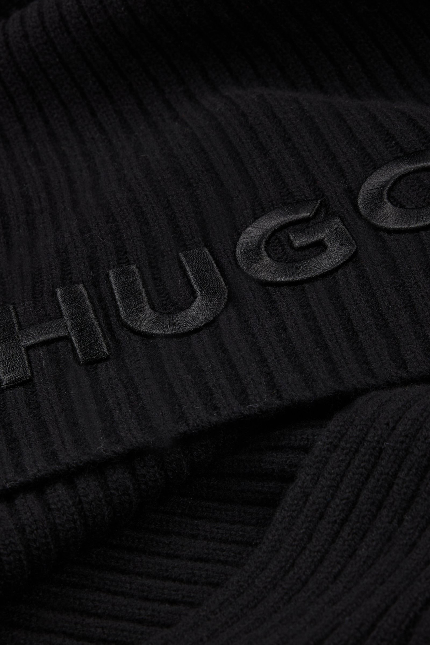 HUGO Embroidered Ribbed Virgin Wool Scarf Zunio HUGO Embroidered Ribbed Virgin Wool Scarf Zunio