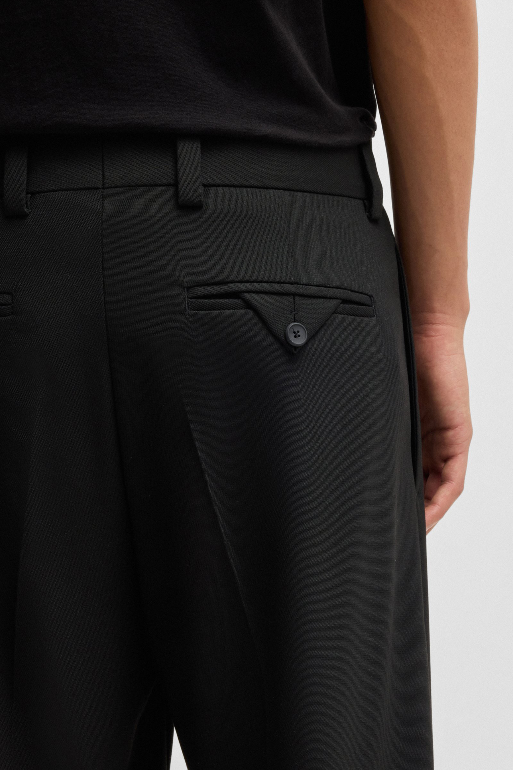 HUGO Modern Fit Stretch Twill Pants Flips HUGO Modern Fit Stretch Twill Pants Flips