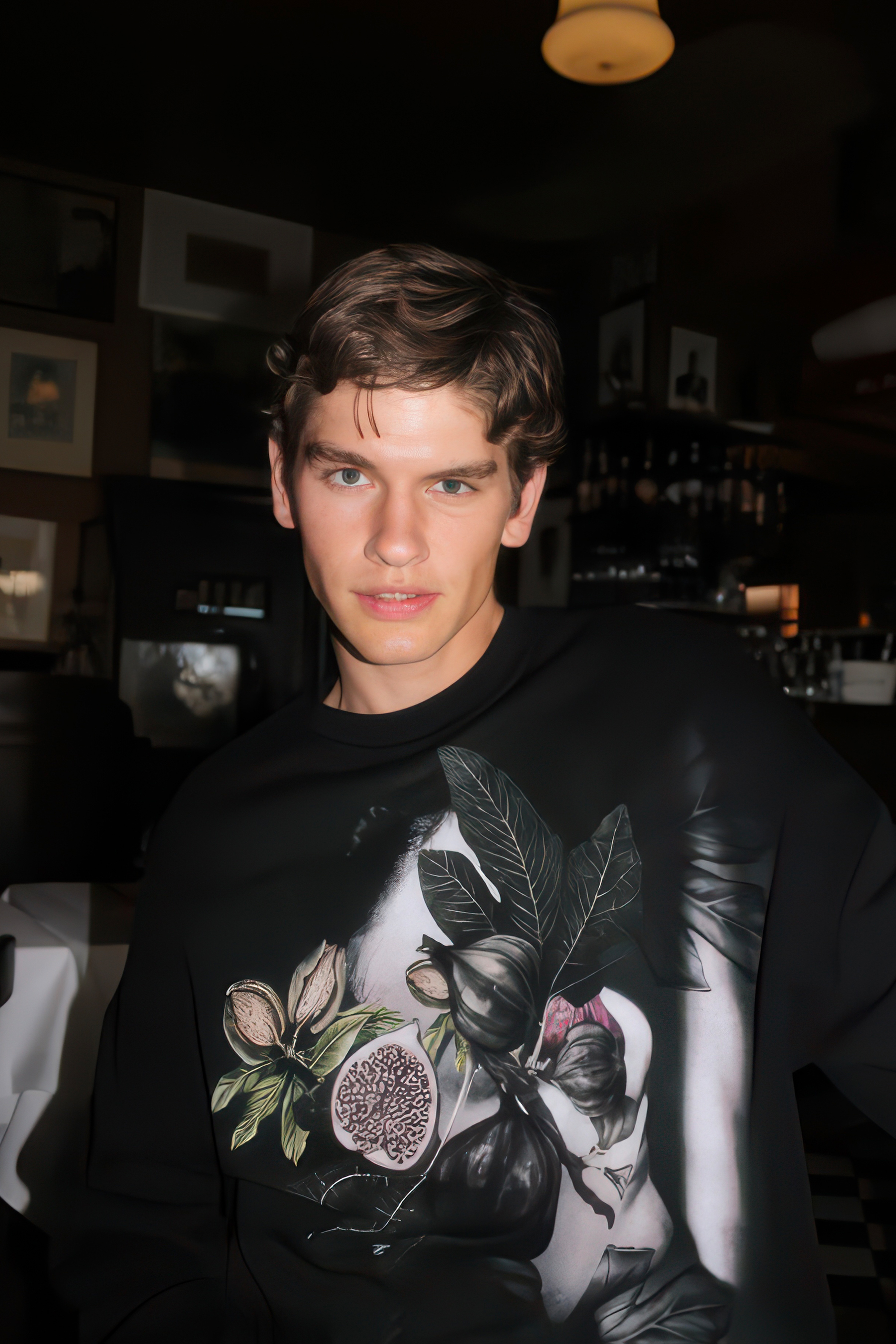 EMPORIO ARMANI Oversized Graphic Print Cotton French Terry Sweatshirt T-shirt, Person, Langarm, Haut, Tätowierung