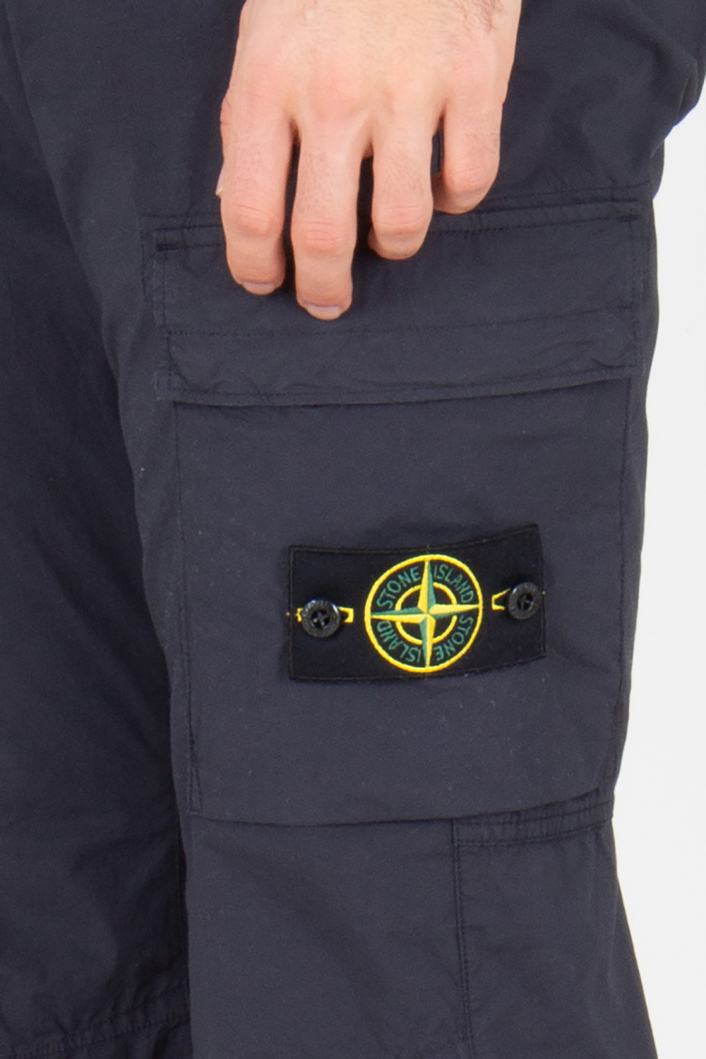 Bekleidung, Hosen, Logo, Person, Abzeichen