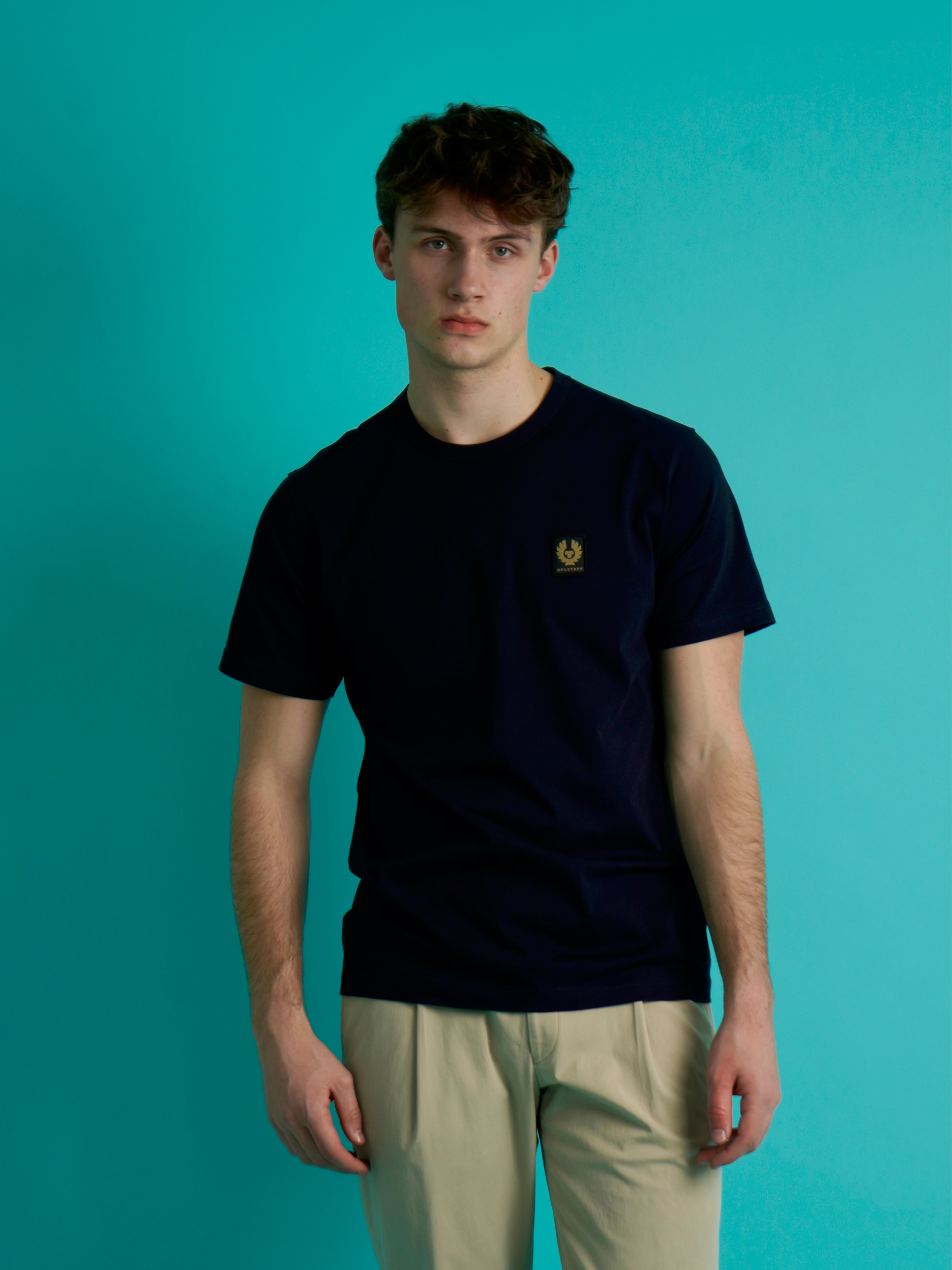 Bekleidung, T-shirt, Person, Hemd, Ärmel