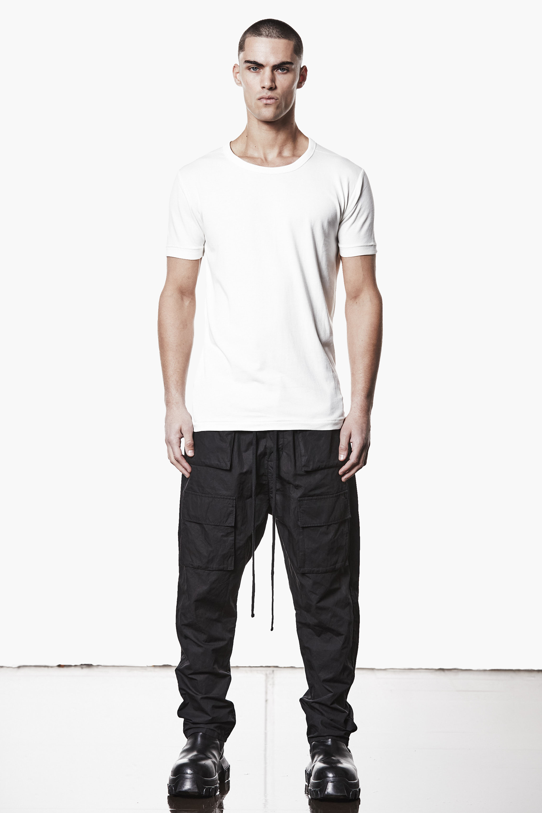 THOM KROM Slim Fit Cotton-Modal Stretch Jersey T-Shirt T-shirt, Hosen, Person, Stehend, Mann