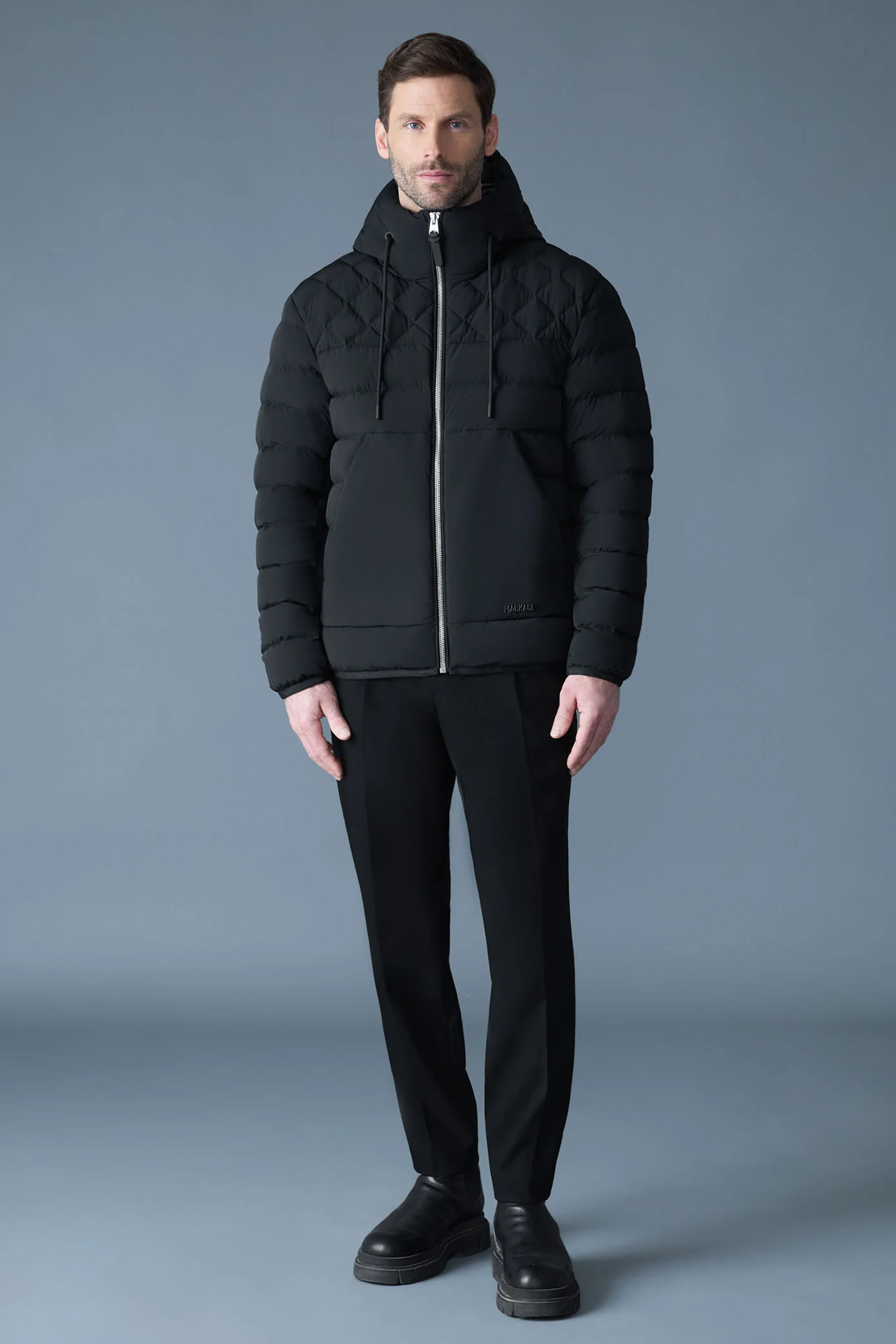 MACKAGE Regular Fit Recycled Nylon Stretch Down Jacket Bergen Mantel, Jacke, Person, Stehend, Anzug