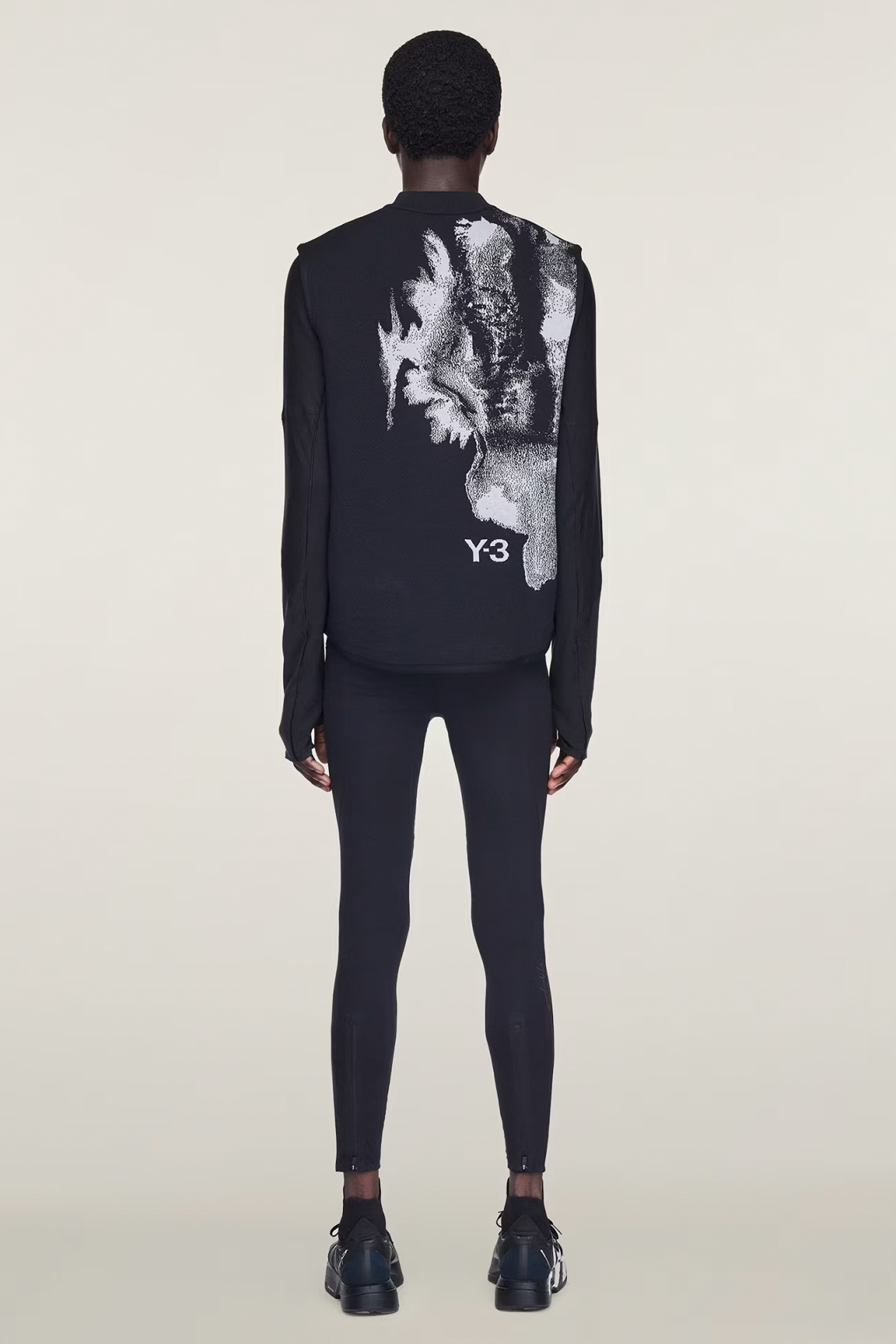 Y-3 Regular Fit Recycled Polyester-Nylon Blend Running Engineered Vest Formelle Kleidung, Anzug, Mantel, Langarm, Person