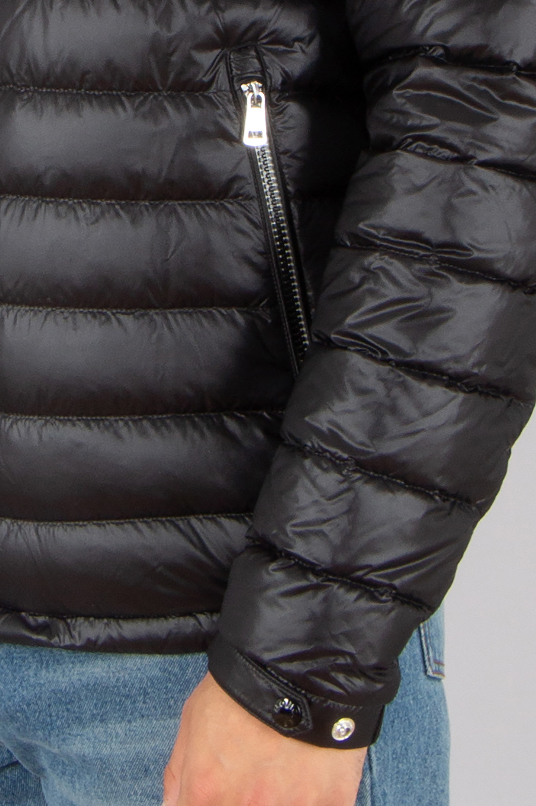 MONCLER Arnique Regular Fit Recycled Longue Saison Down Jacket Bekleidung, Mantel, Jacke, Jeanshose, Hosen