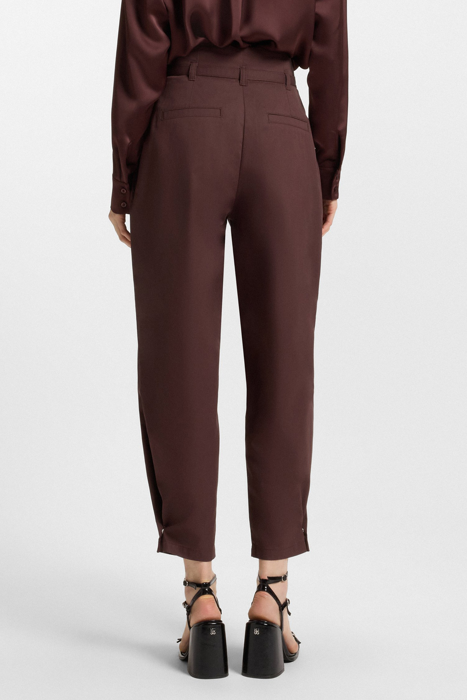 HUGO Tapered Fit Cotton Twill Pants Hazelda Bekleidung, Hosen, Schuhwerk, Schuh
