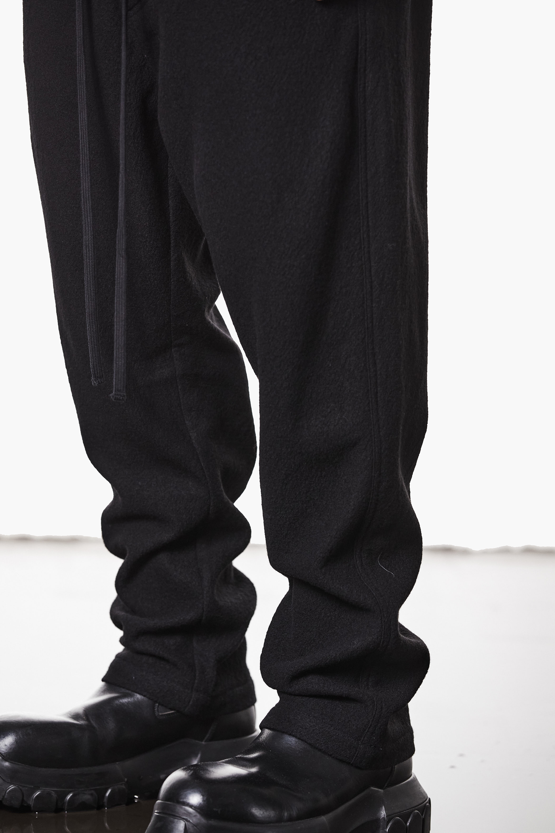 THOM KROM Regular Fit Low Crotch Comfort Wool Pants Bekleidung, Hosen, Schuhwerk, Schuh, Person