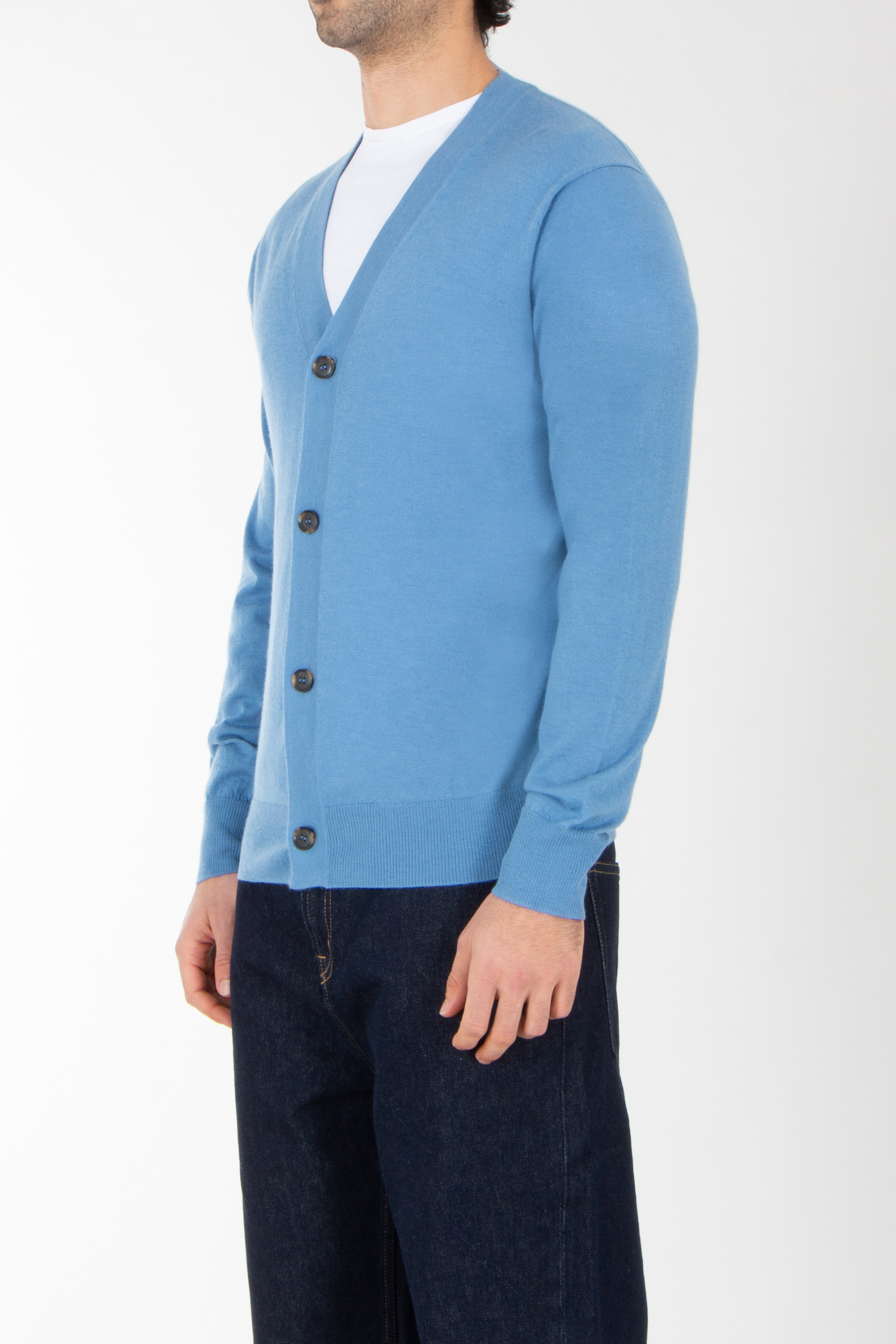 Strickwaren, Pullover, Strickjacke, Jeanshose, Mantel