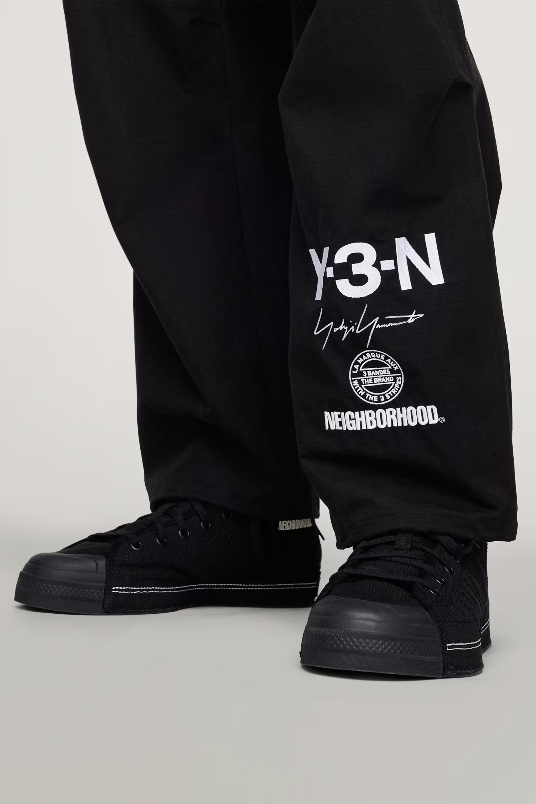 Schuhwerk, Schuh, Sneaker, Hosen, Person