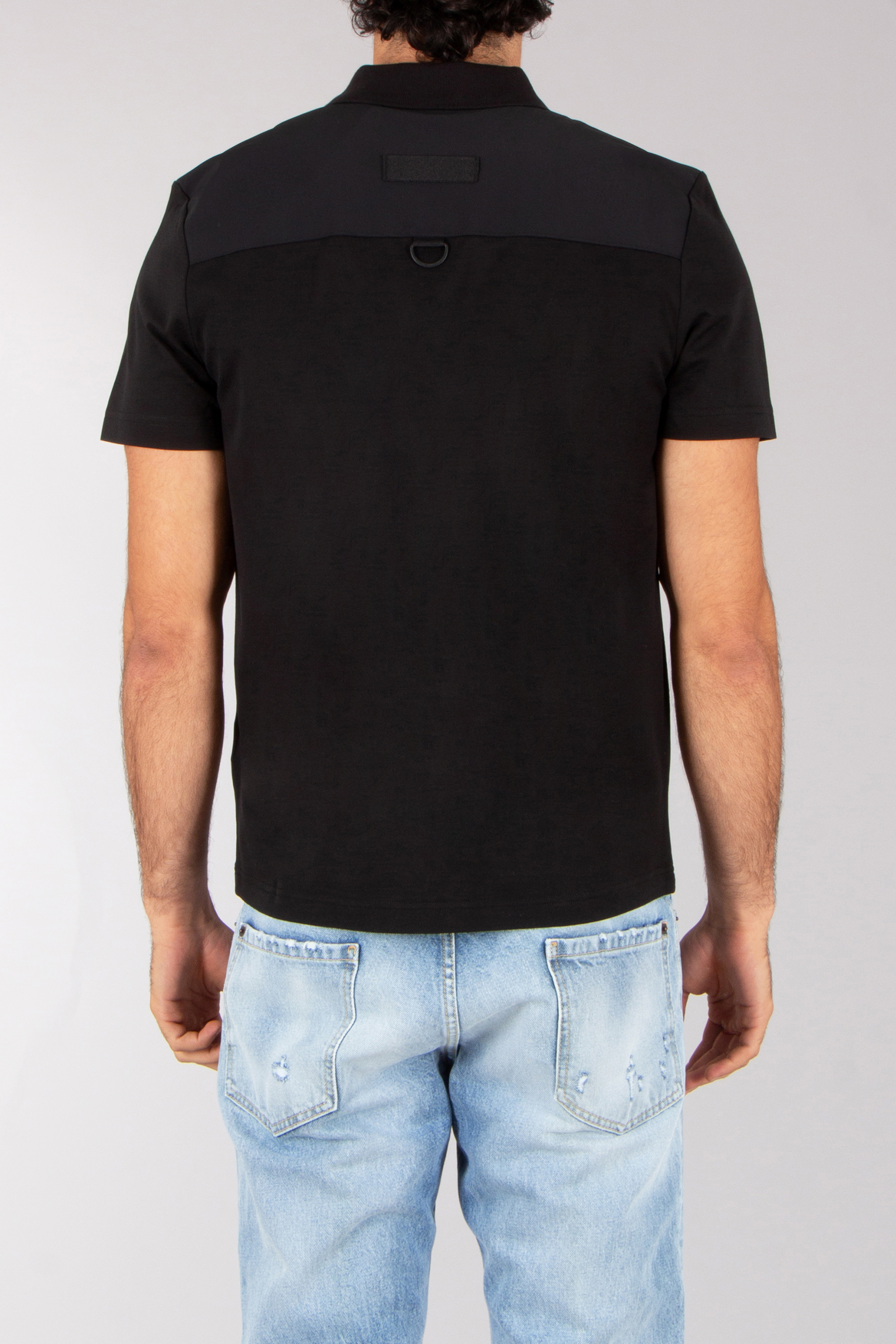 T-shirt, Hosen, Hemd, Jeanshose, Person