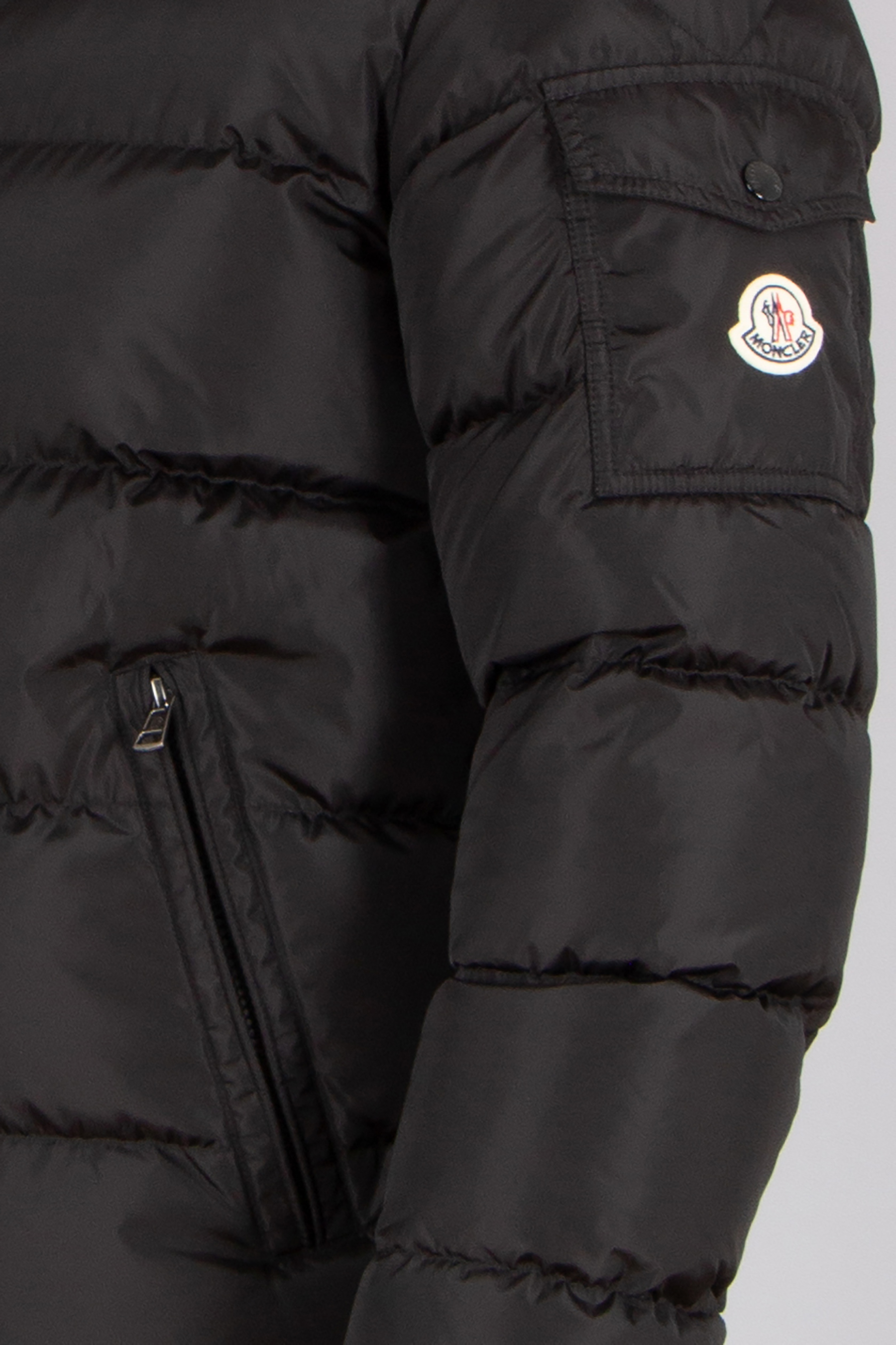 MONCLER Maya Regular Fit Nylon Technique Down Jacket Bekleidung, Mantel, Jacke