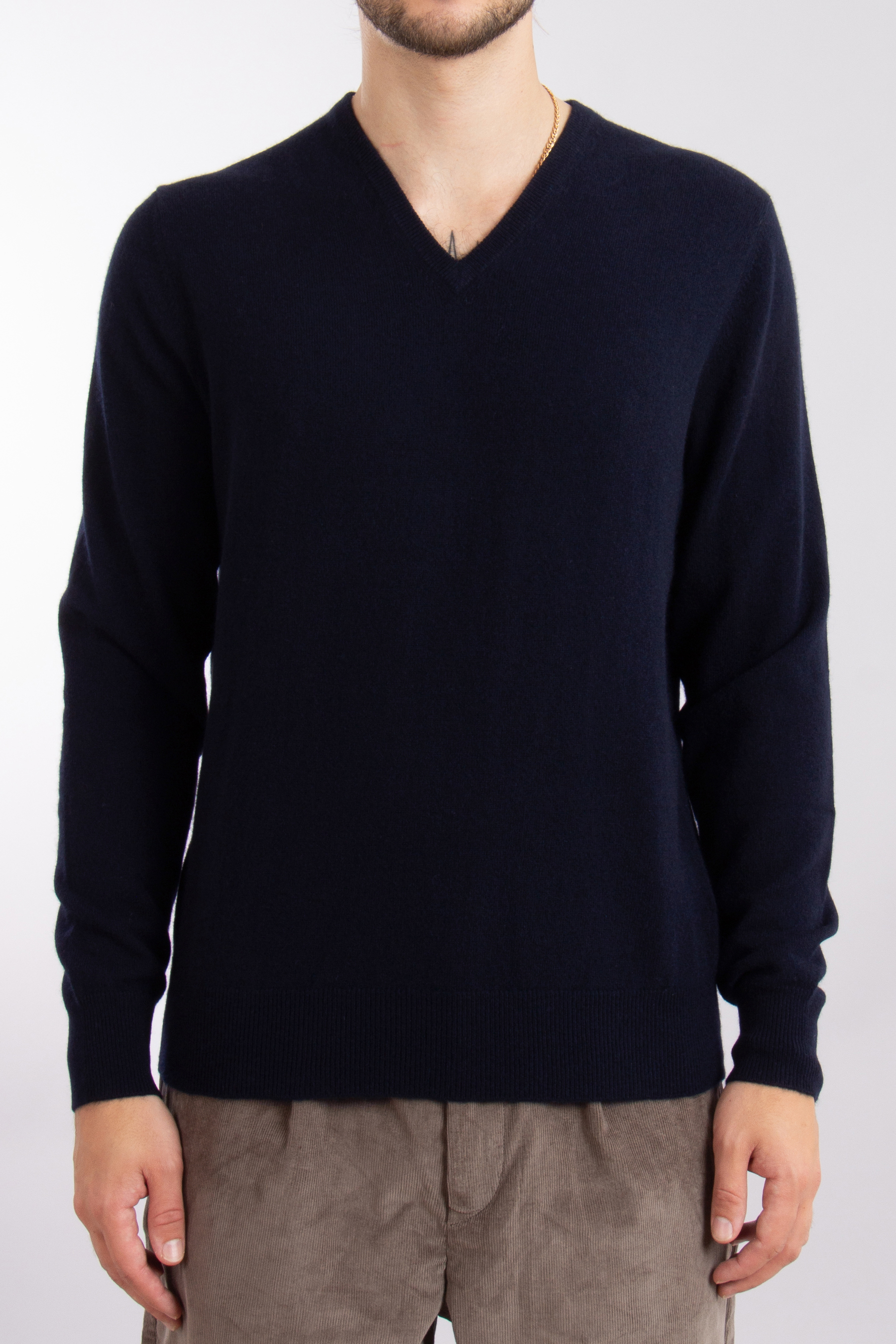 ALLUDE Cashmere V-Neck Sweater