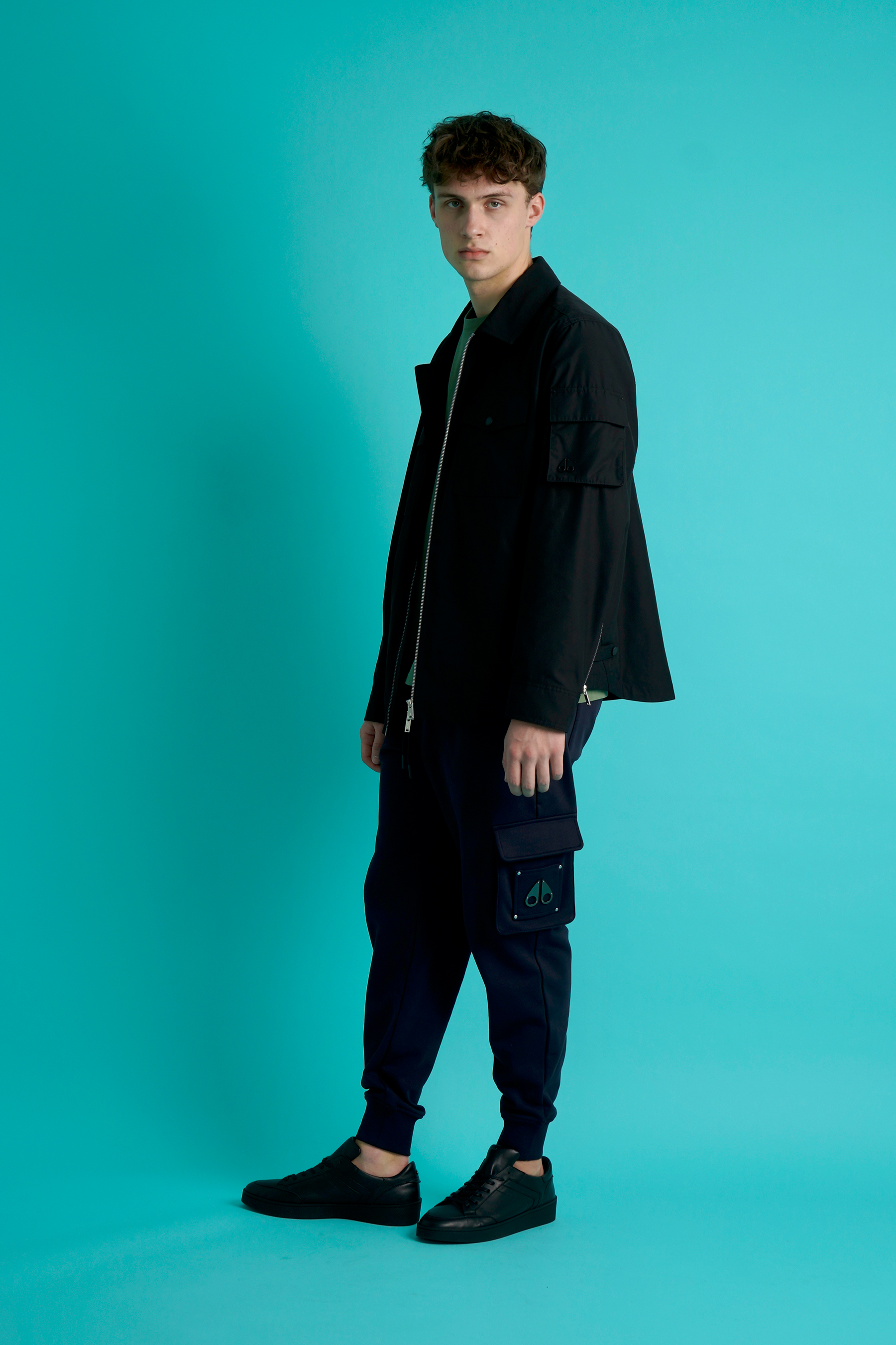 Mantel, Langarm, Person, Stehend, Hosen