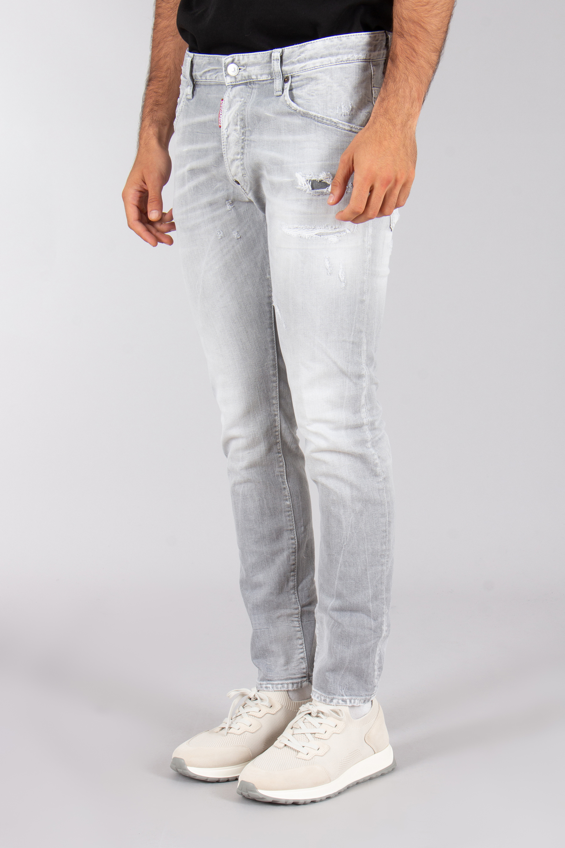 DSQUARED2 Slim Fit Brushed Wash Cotton Stretch Denim Skater Jeans Hosen, Jeans, Schuh, Leinen, Person
