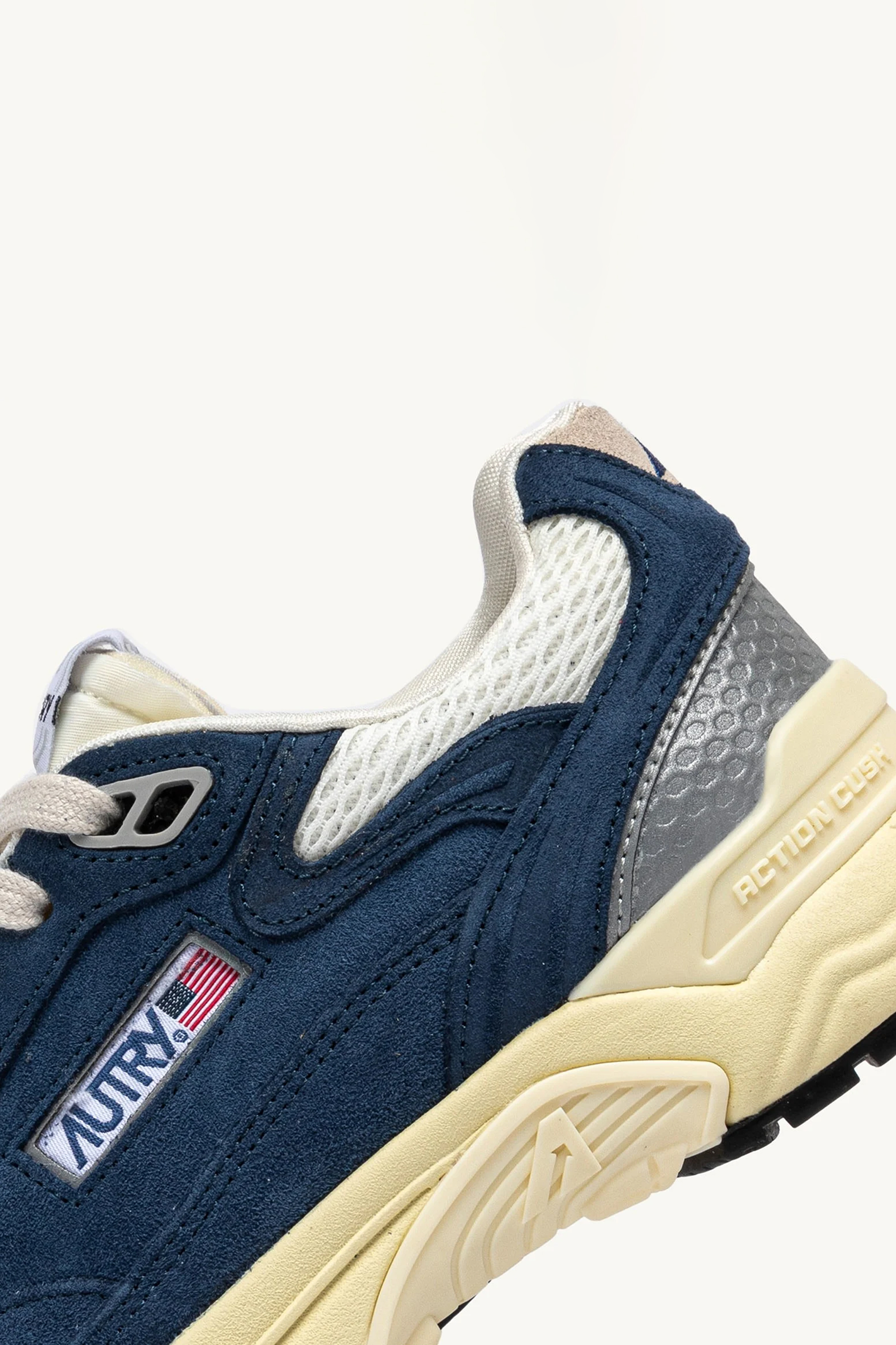 AUTRY Suede & Mesh Sneakers Hyperway Low Bekleidung, Schuhwerk, Schuh, Sneaker