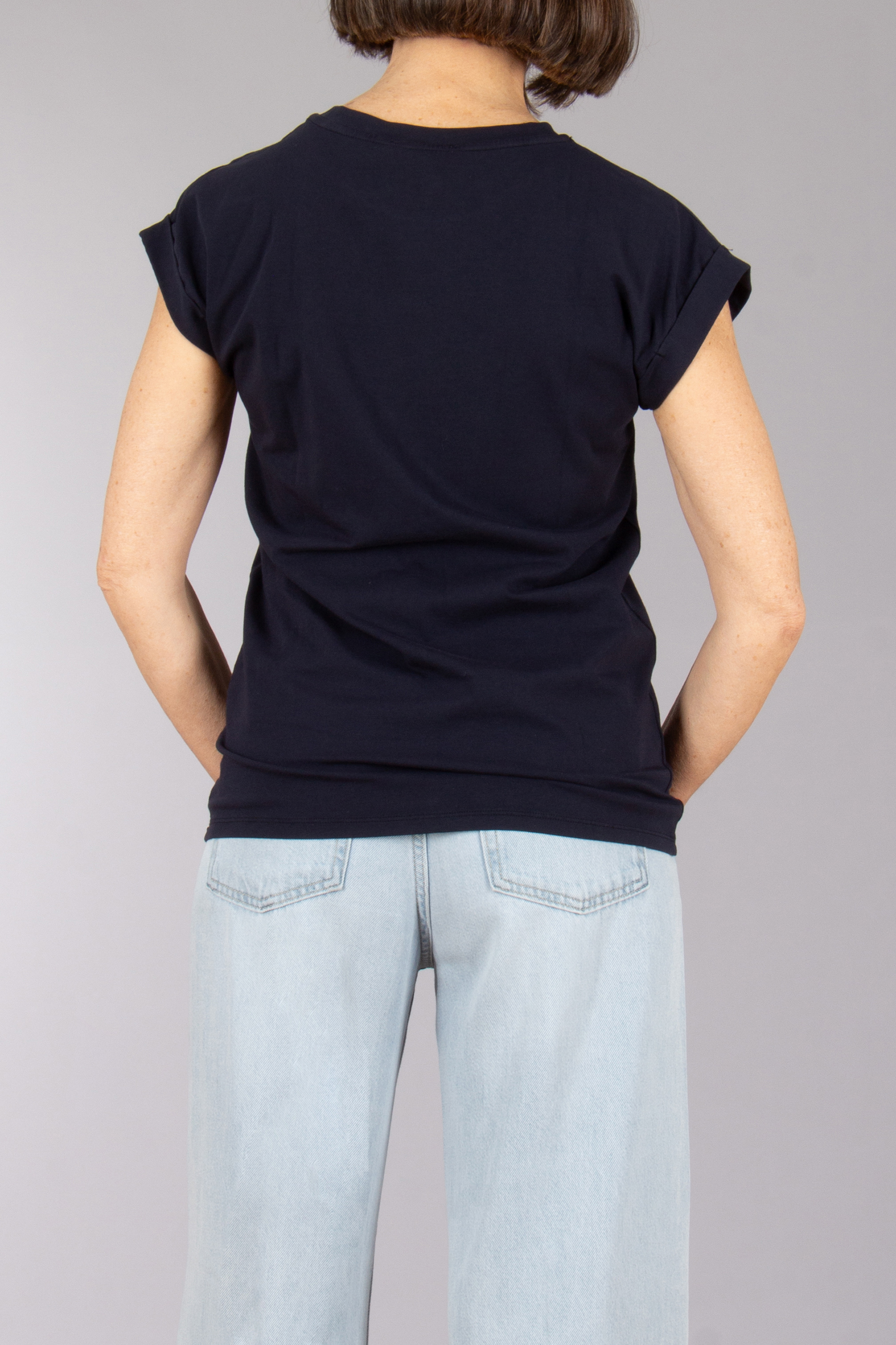 0039 ITALY Casual Fit Stretch Cotton Jersey T-Shirt Tisha 0039 ITALY Casual Fit Stretch Cotton Jersey T-Shirt Tisha