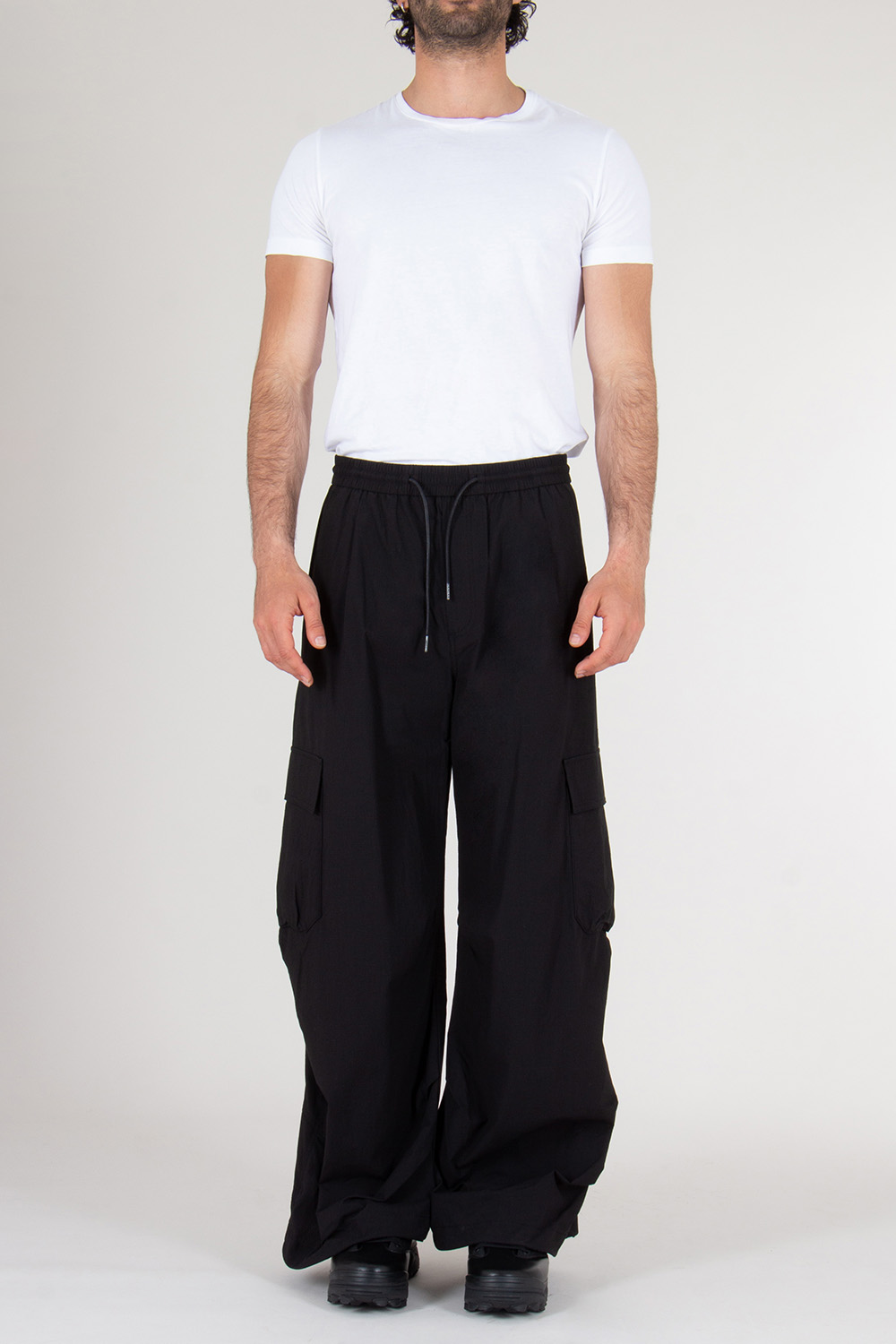 JUNN.J Loose Fit Ripstop Cotton Cargo Jogging Pants