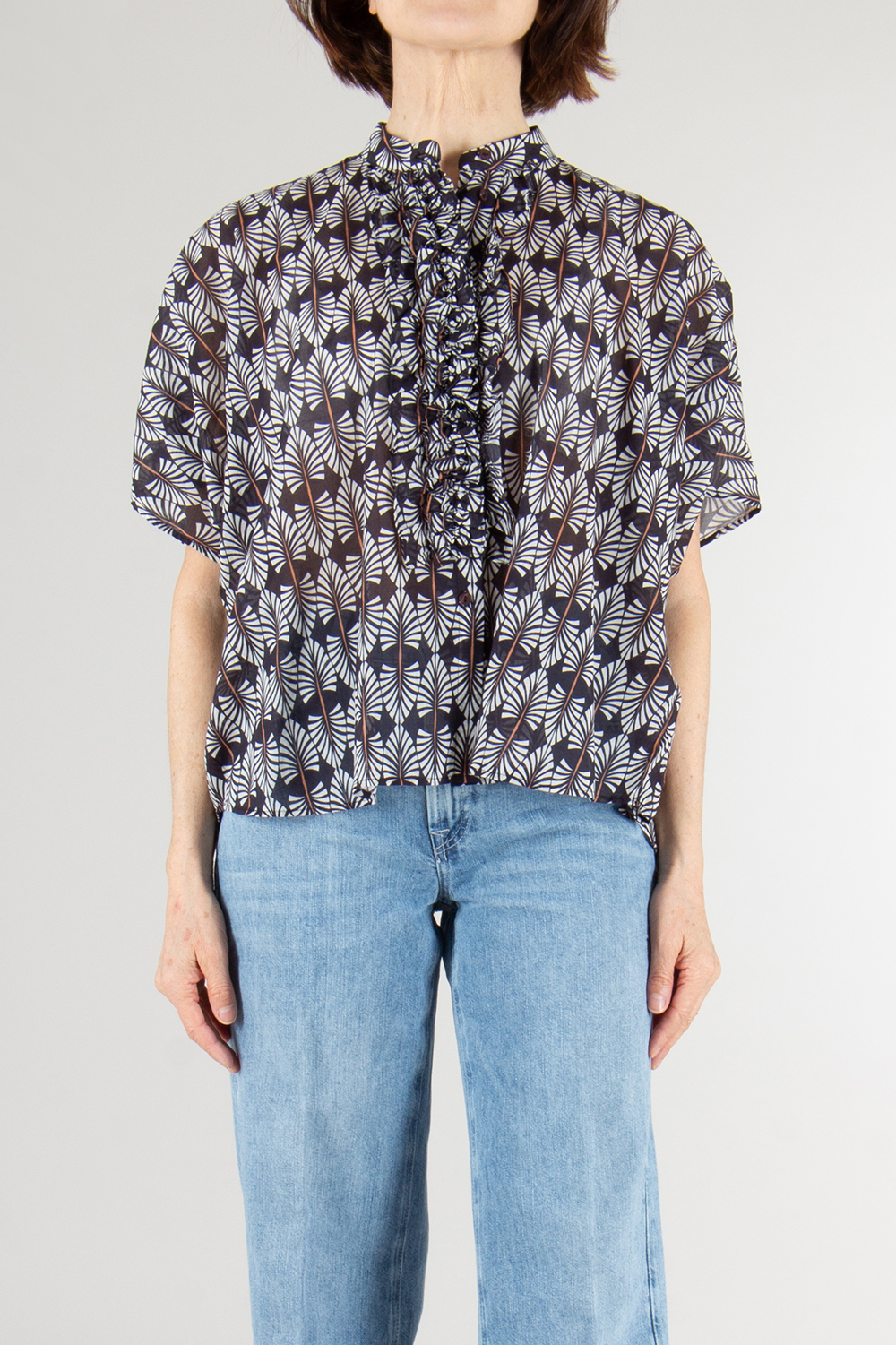 0039 ITALY Relaxed Fix Ruffled Blouse