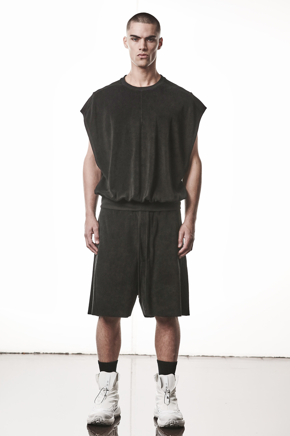 Kurze Hose, Schuh, Person, Stehend, Modisch