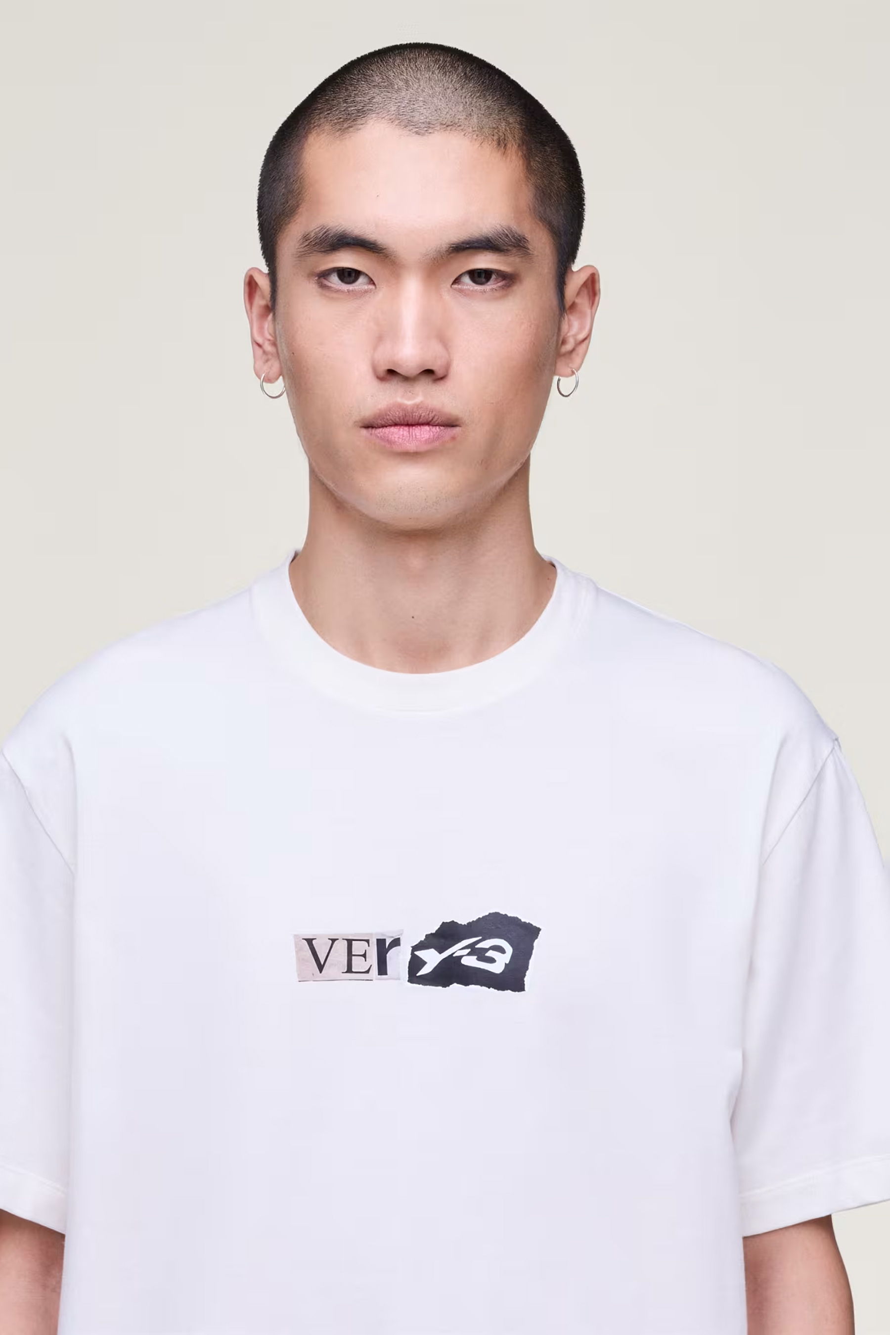 T-shirt, Gesicht, Kopf, Hals, Person