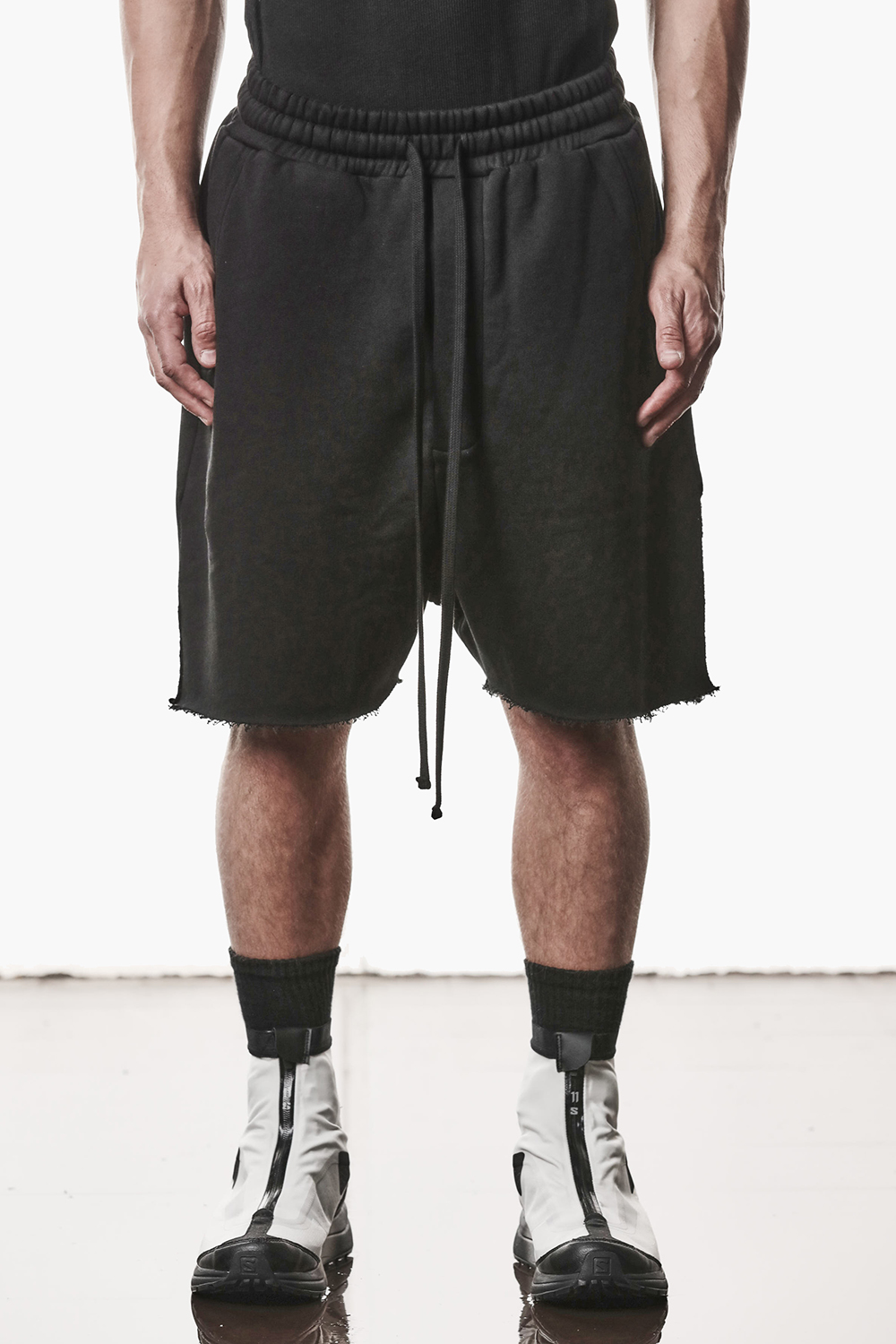 Kurze Hose, Schuh, Person, Rock, Turnschuh