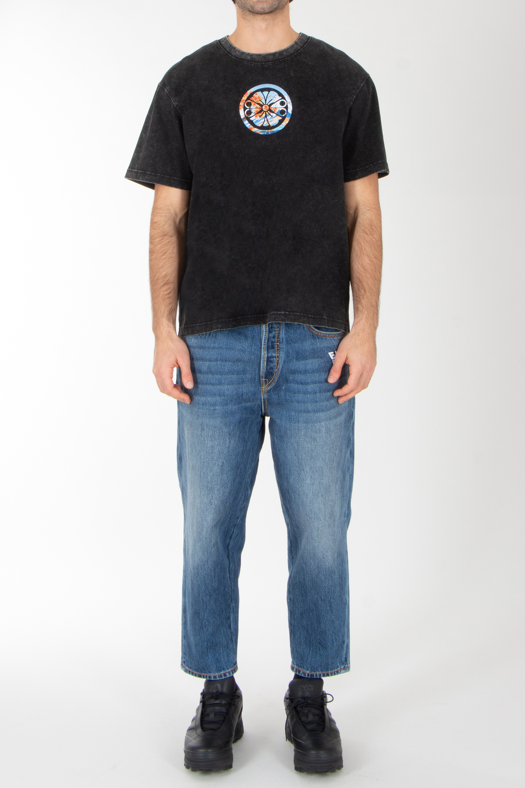 Hosen, T-shirt, Jeans, Person, Schuh