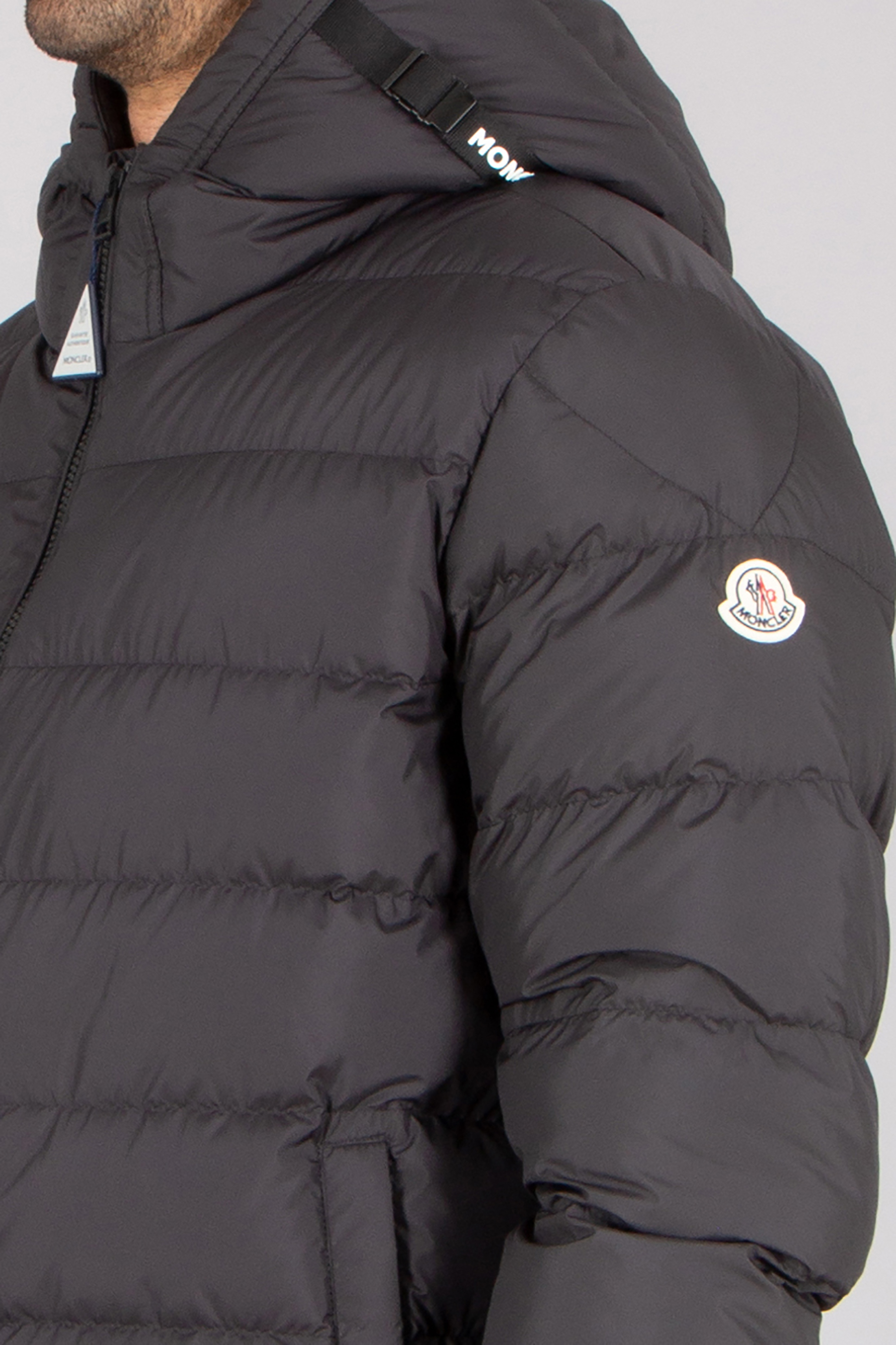 MONCLER Laveraet Regular Fit Polyester Down Jacket Bekleidung, Mantel, Jacke
