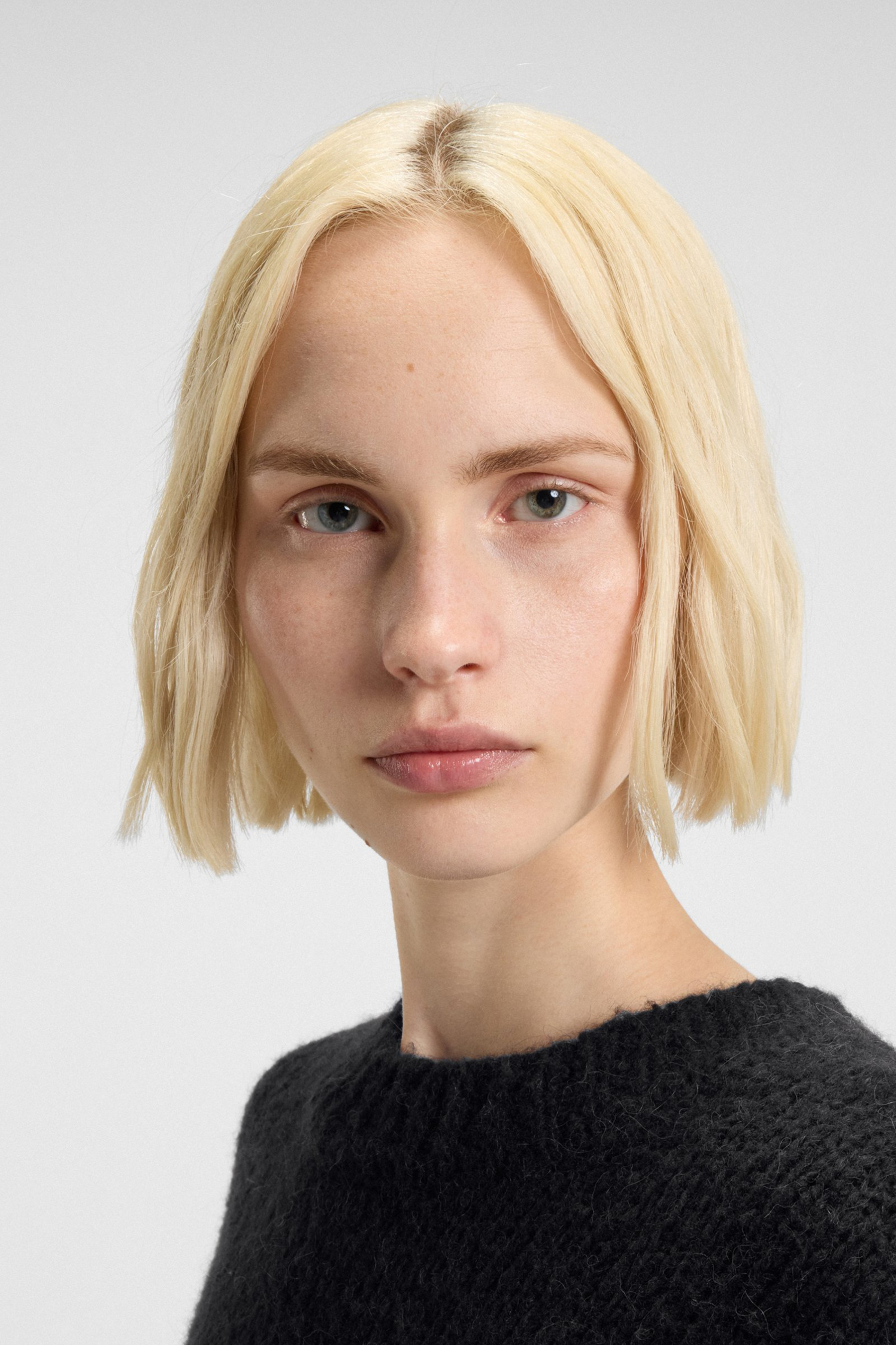 HUGO Oversized Wool-Alpaca Blend Crew Neck Sweater Sagarro Blond, Person, Portrait, Erwachsener, Frau