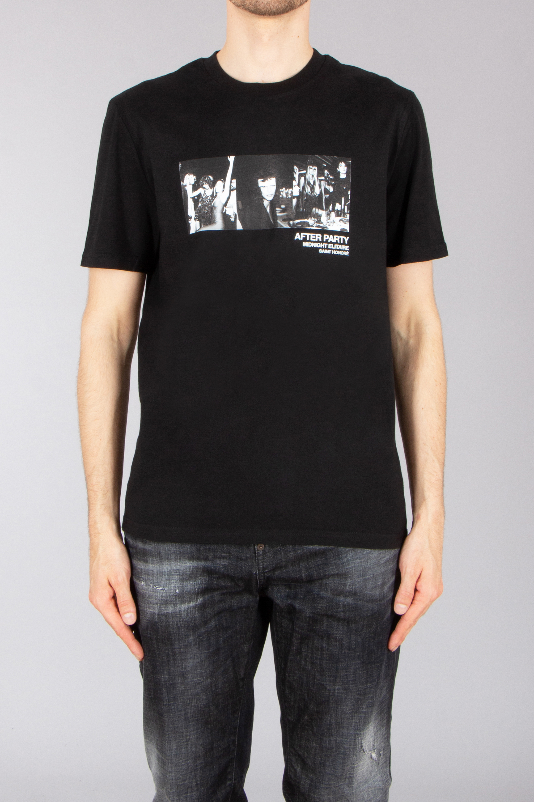 Bekleidung, T-shirt, Jeanshose, Hosen, Person