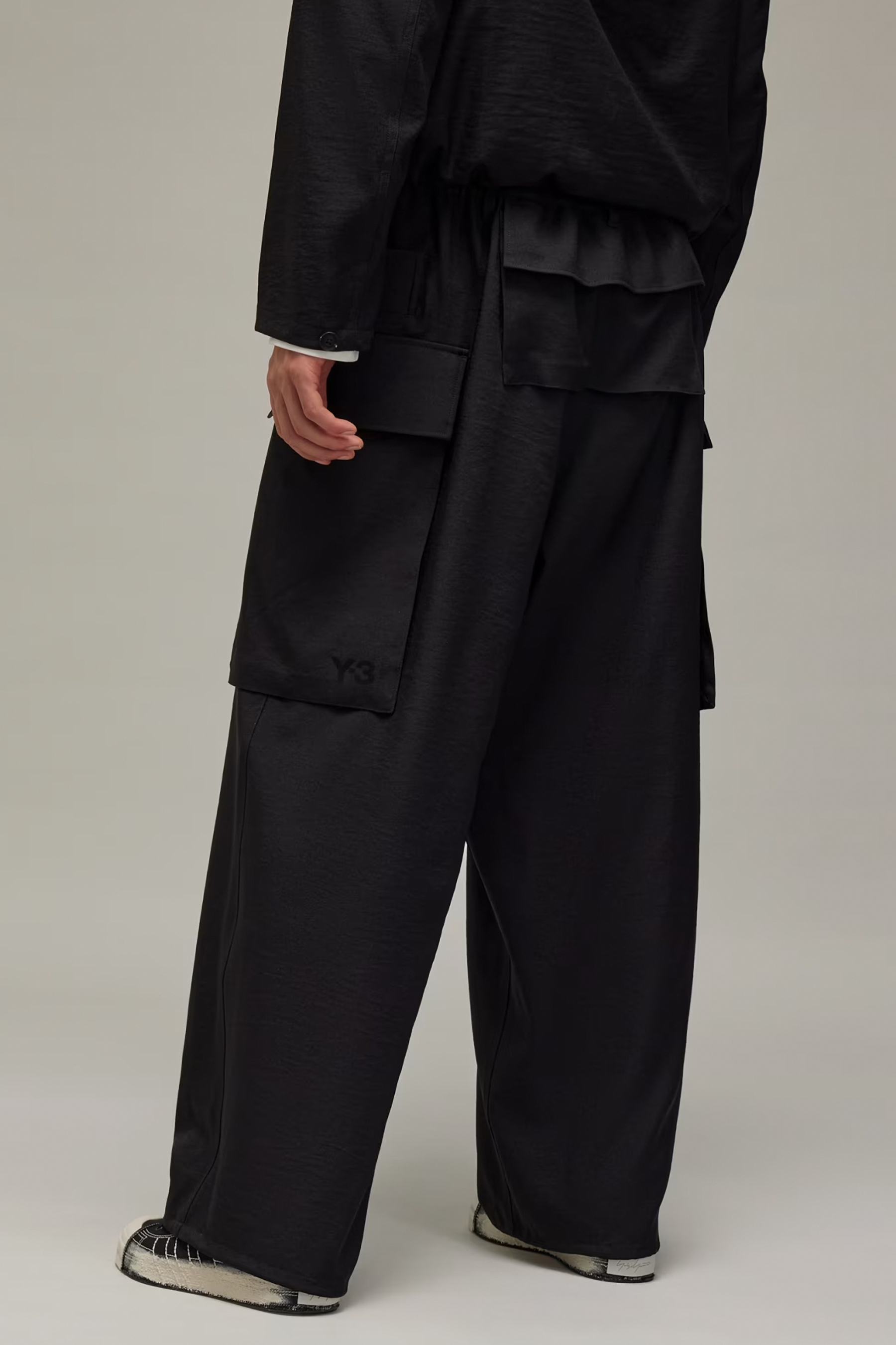 Y-3 Loose Fit Recycled Polyester Twill Sport Uniform Cargo Pants Formelle Kleidung, Hosen, Anzug, Kleid