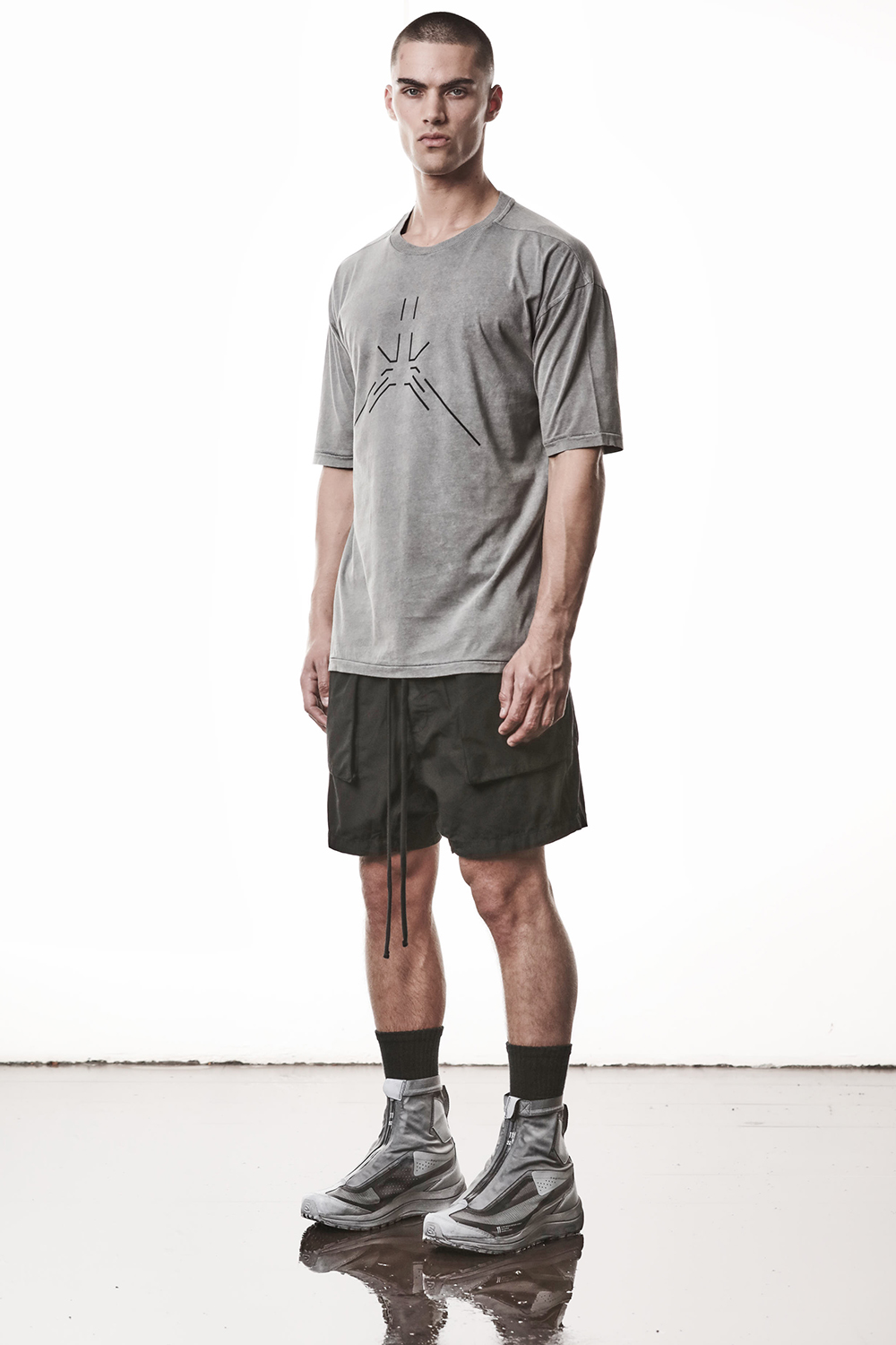 Kurze Hose, Rock, Person, T-shirt, Schuh