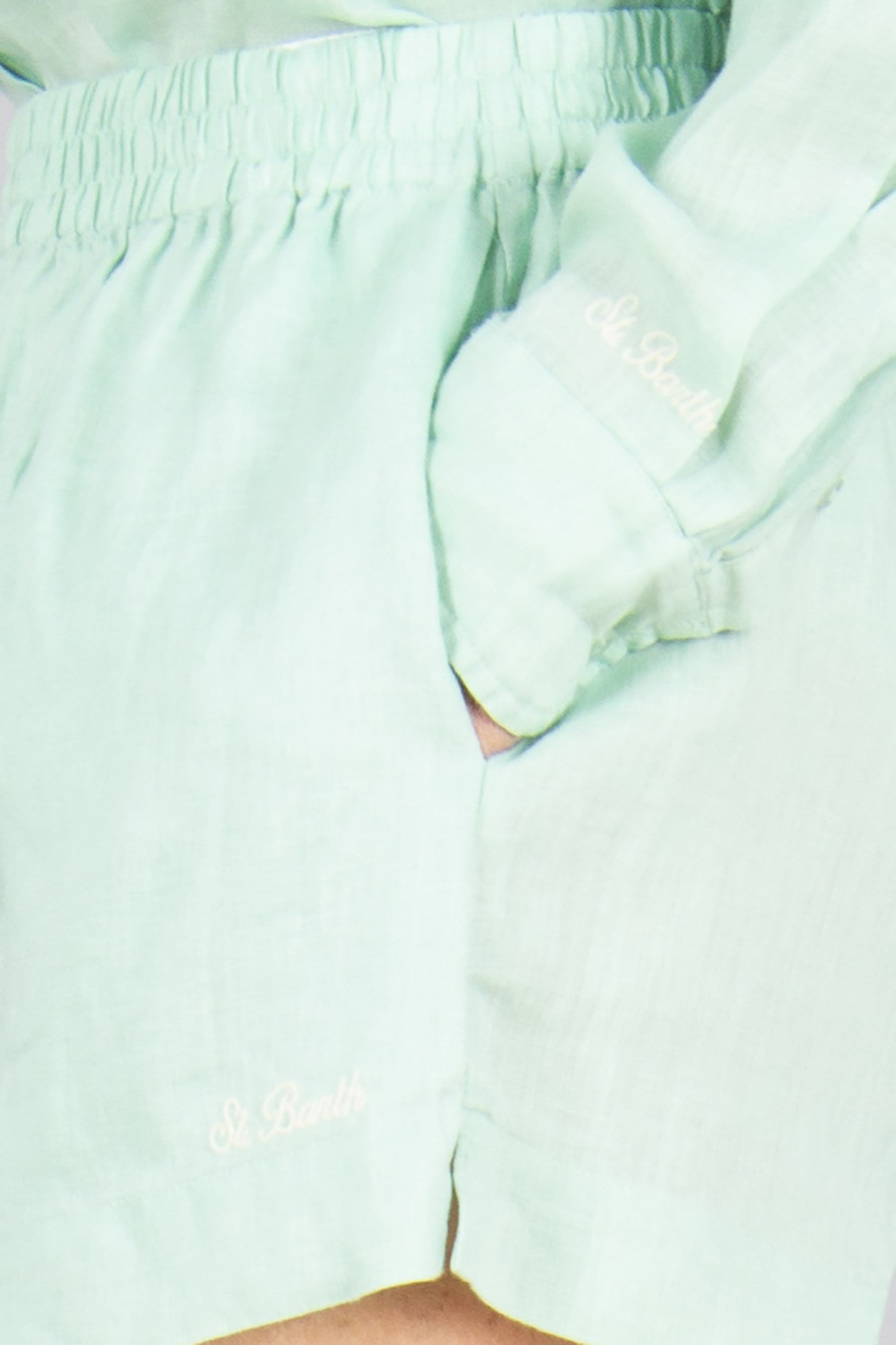 MC 2 SAINT BARTH Relaxed Fit Linen Shorts Meave Leinen, Langarm, Kurze Hosen, Bluse, Person