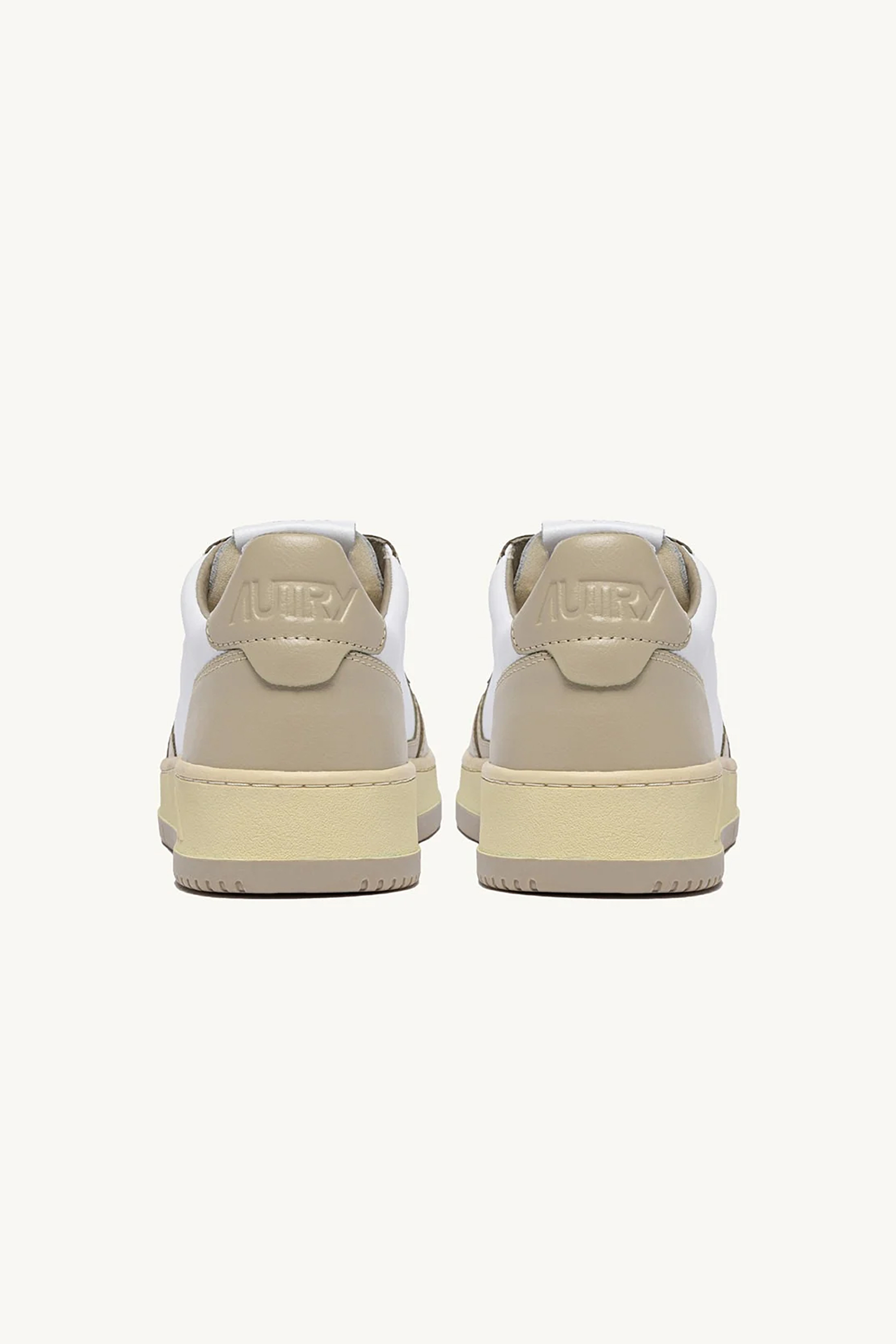 AUTRY Leather Sneakers Medalist Low Bekleidung, Schuhwerk, Sandale, Schuh, Sneaker