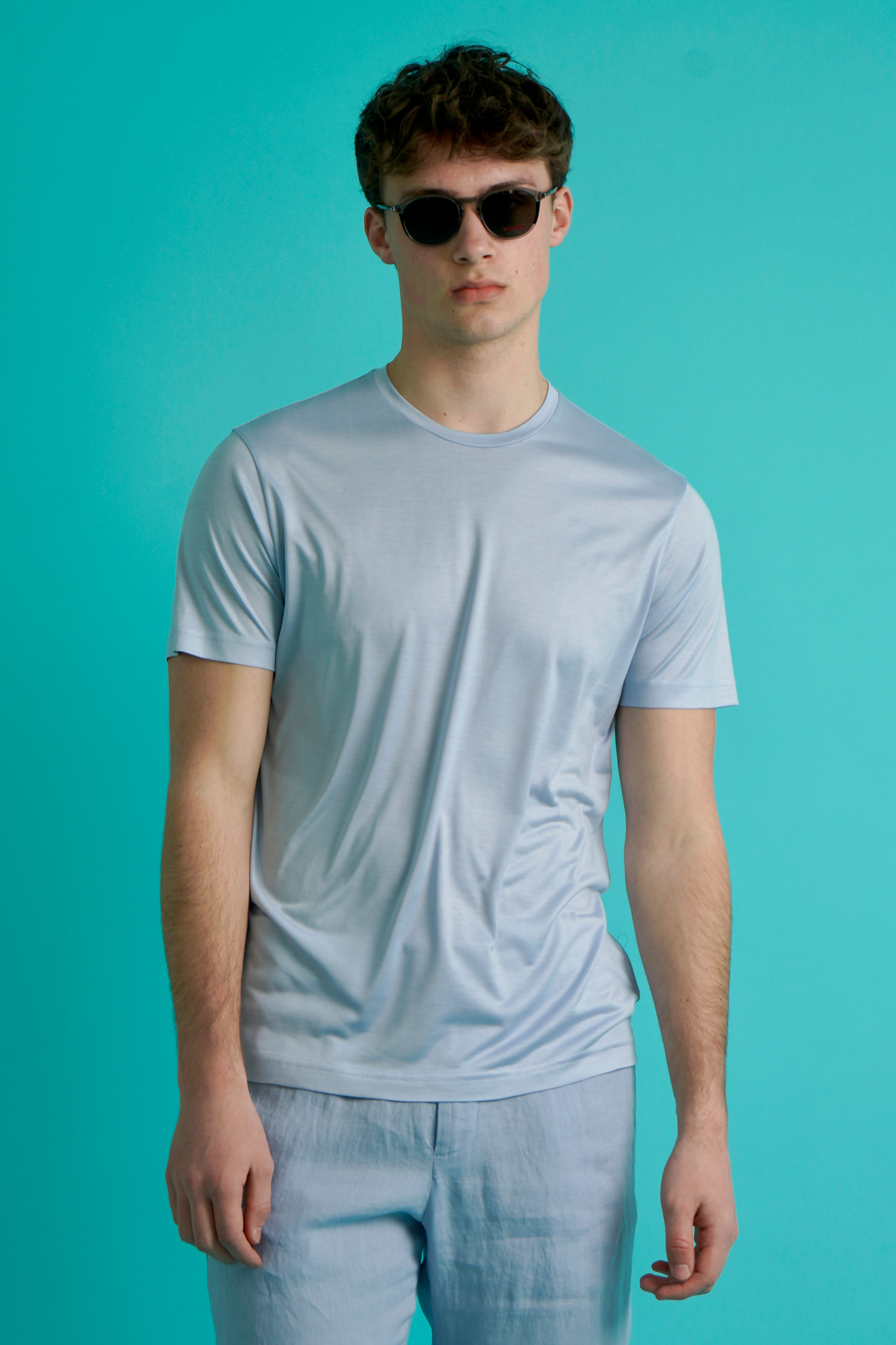 T-shirt, Sonnenbrille, Erwachsener, Mann, Person