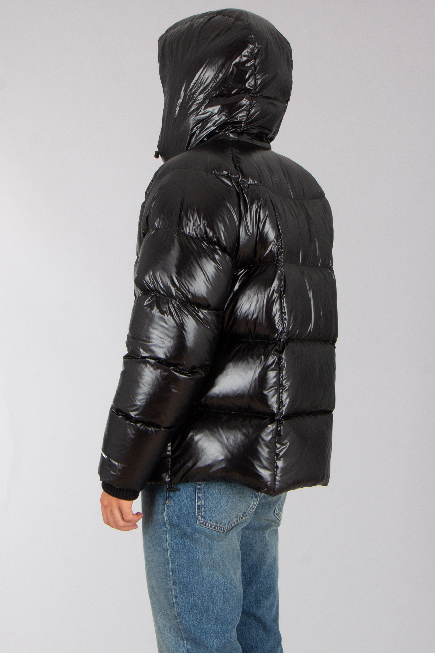 DSQUARED2 Relaxed Fit Nylon 3D Down Jacket Mantel, Jacke, Jeans, Kapuze, Person