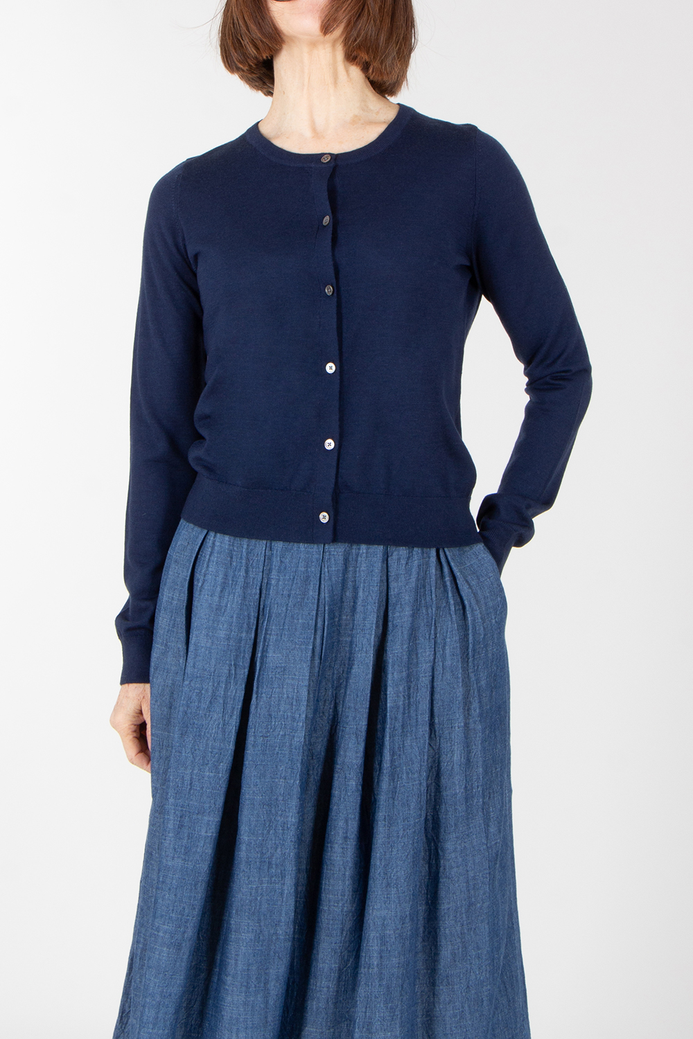 0039 ITALY Regular Fit Wool Cardigan Giulia