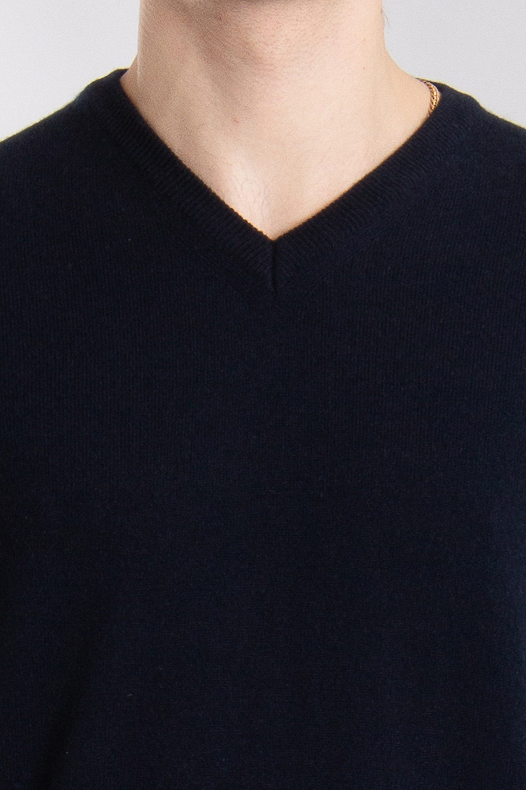 AIDA BARNI Cashmere V-Neck Sweater AIDA BARNI Cashmere V-Neck Sweater