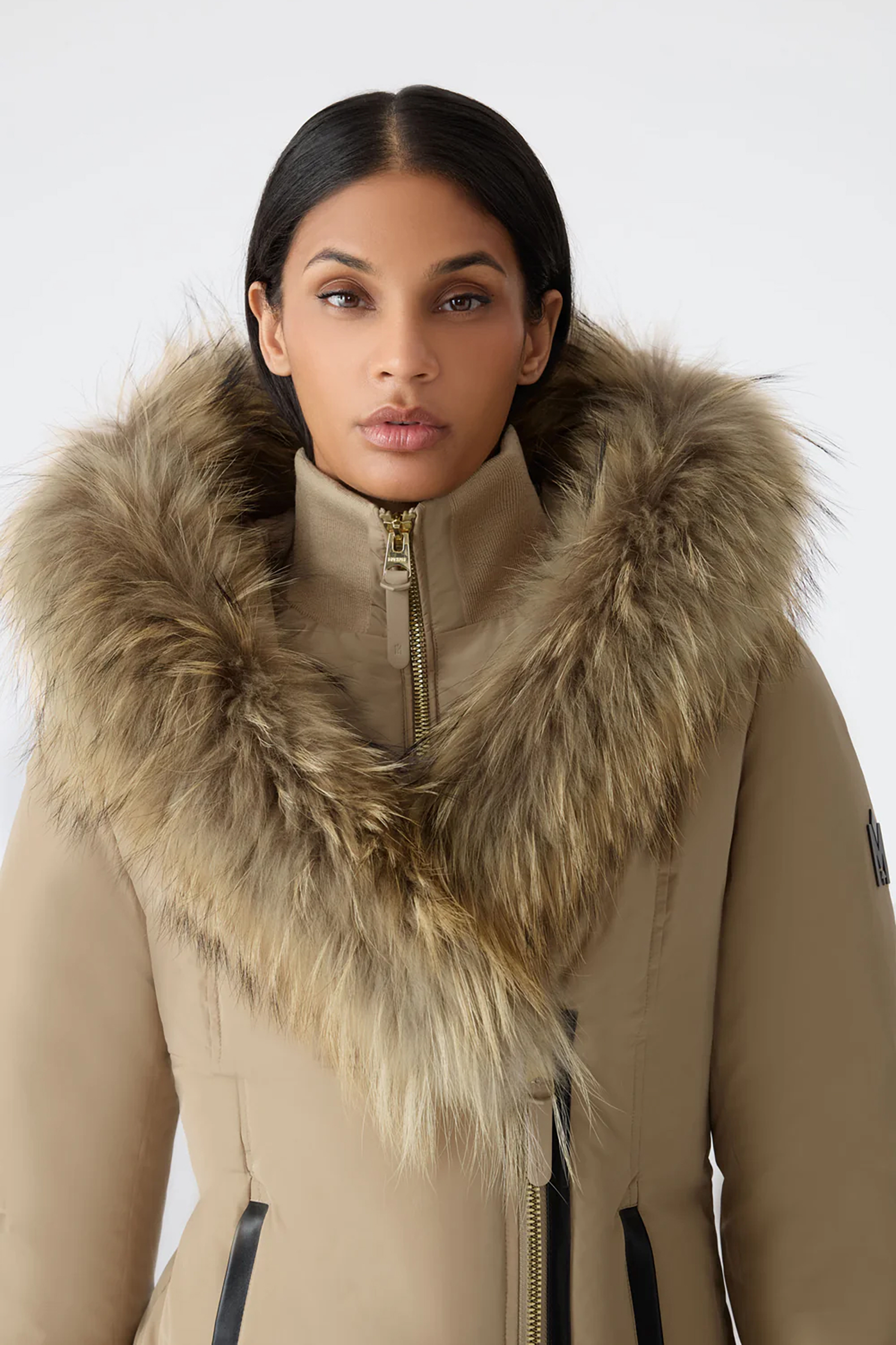MACKAGE Fitted Raccoon Fur Signature Collar Recycled Shell Down Jacket Adali-F Mantel, Pelz, Jacke, Person, Frau