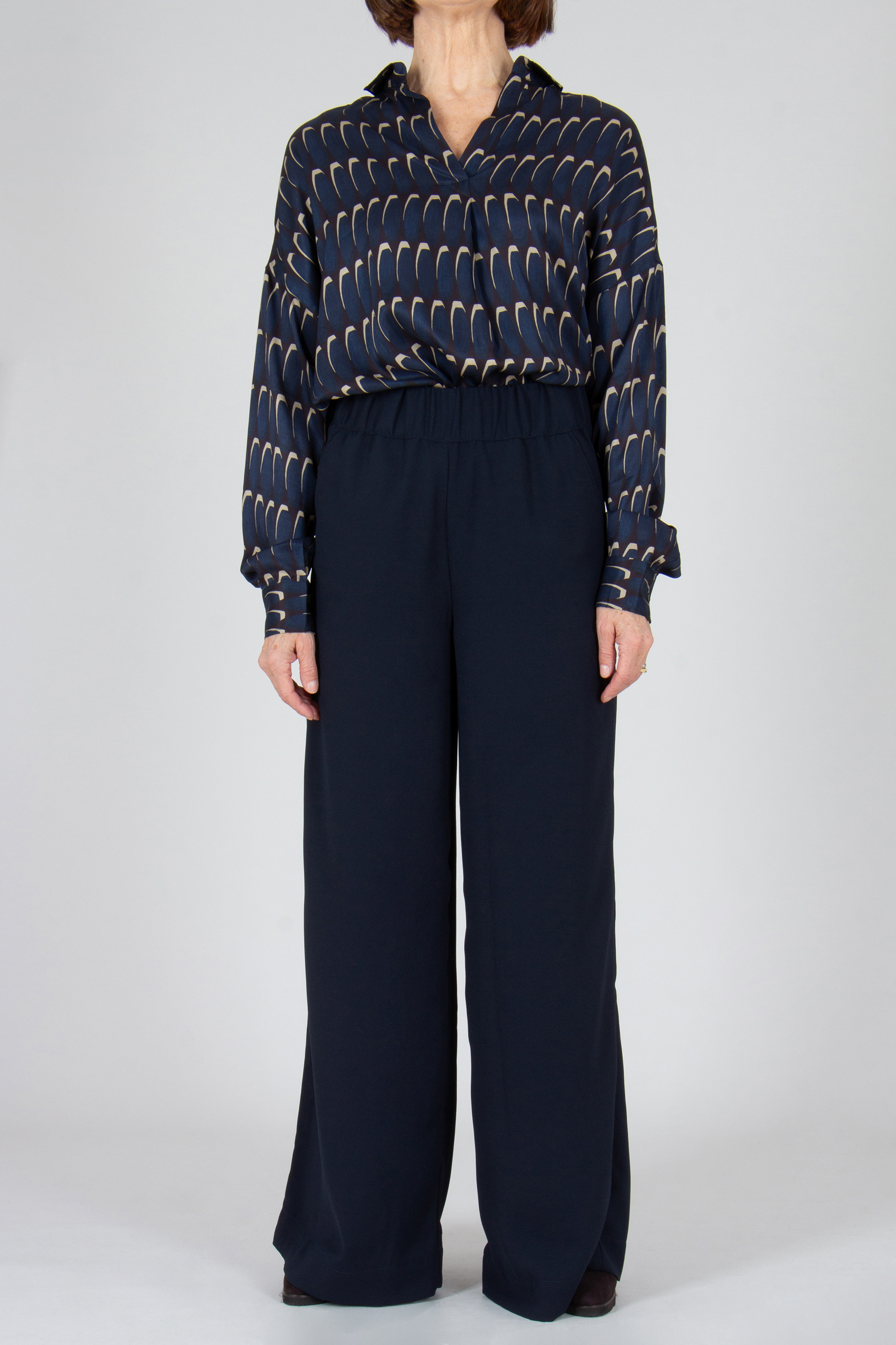 Bekleidung, Hosen, Bluse, Person, Formelle Kleidung