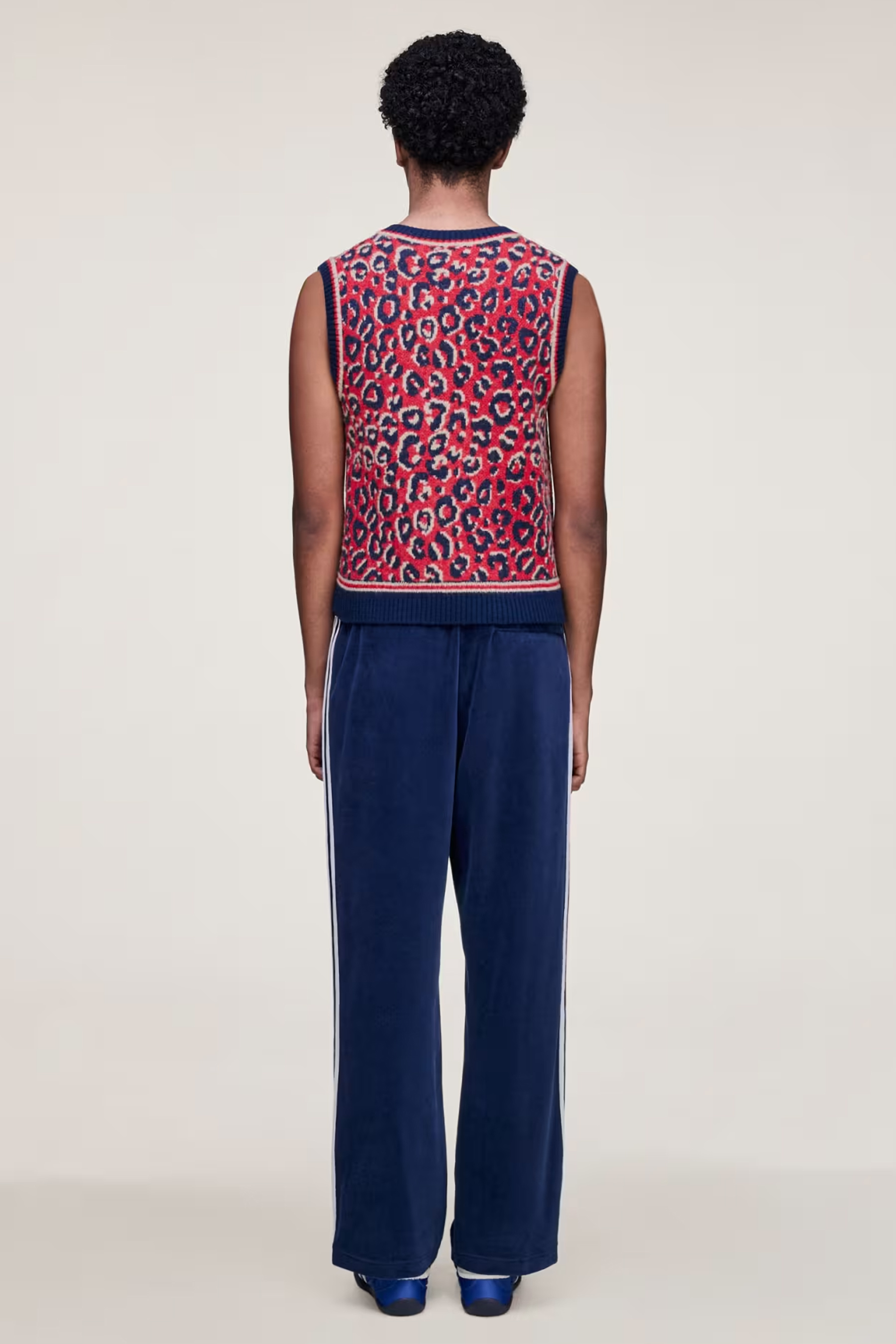 Hosen, Person, Stehend, Erwachsener, Mann