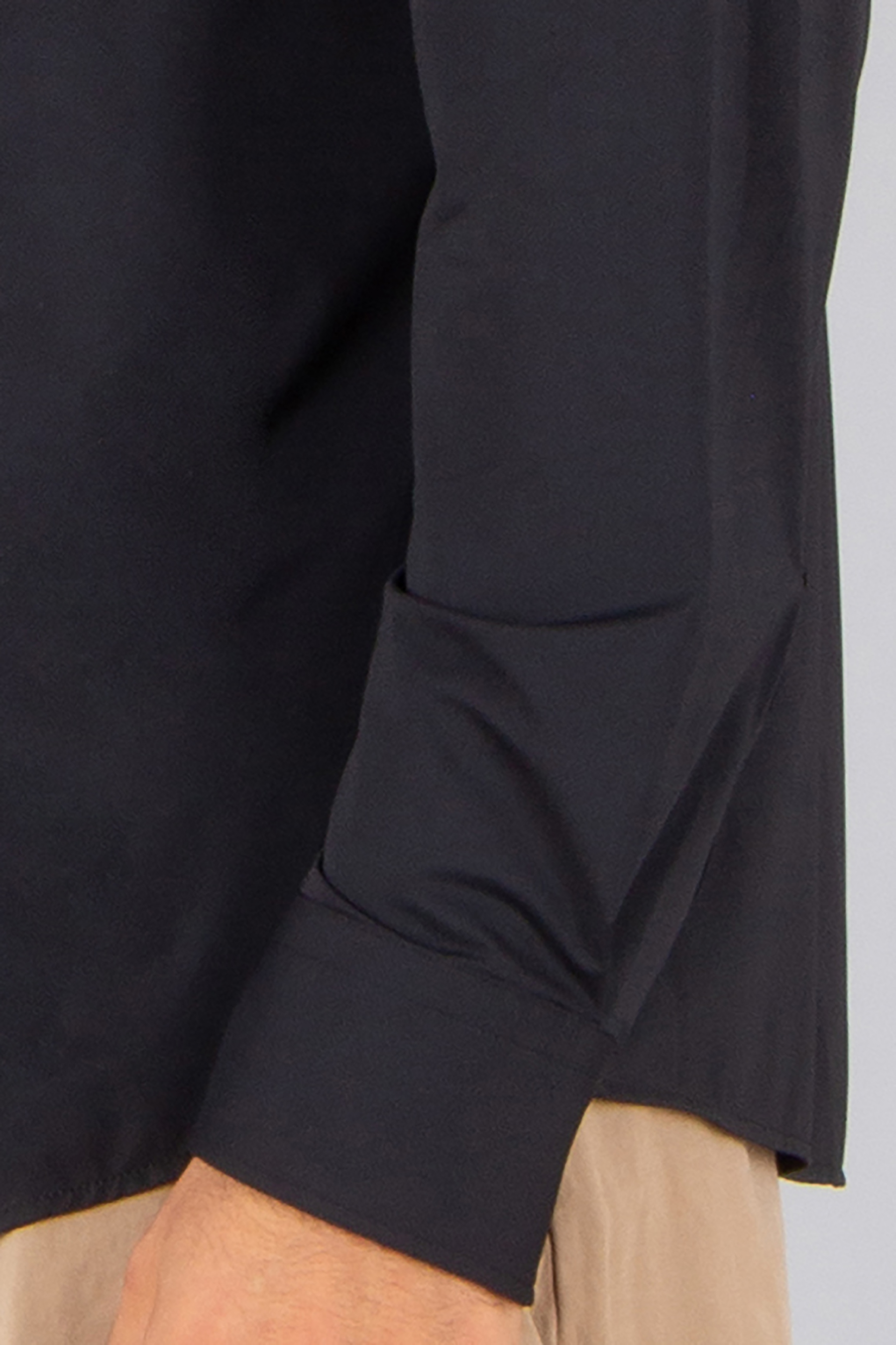 BOSS Slim Fit Recycled Nylon Stretch Shirt P-Hank Langarm, Ärmel, Mantel, Blazer, Person