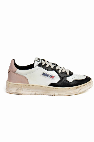 AUTRY Low Top Leather Sneakers Medalist Super Vintage