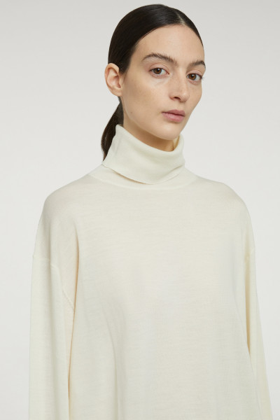 ASPESI Virgin Wool Turtleneck Sweater